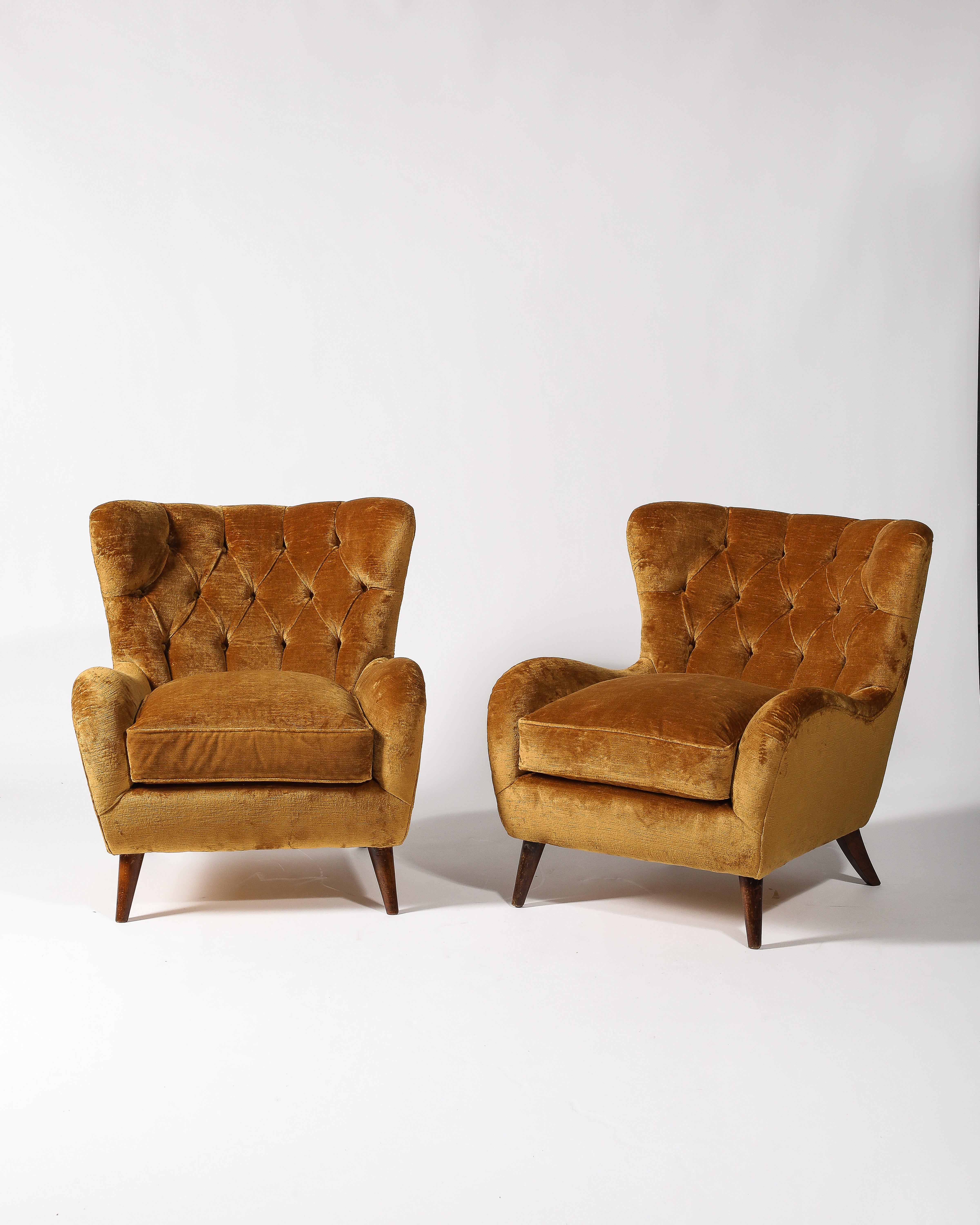 Mid-Century Modern Fauteuil en velours doré touffeté, Italie, c. 1950 en vente