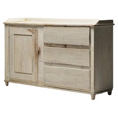 Commode à enfilade en bois peint, Suède, XIXe siècle
