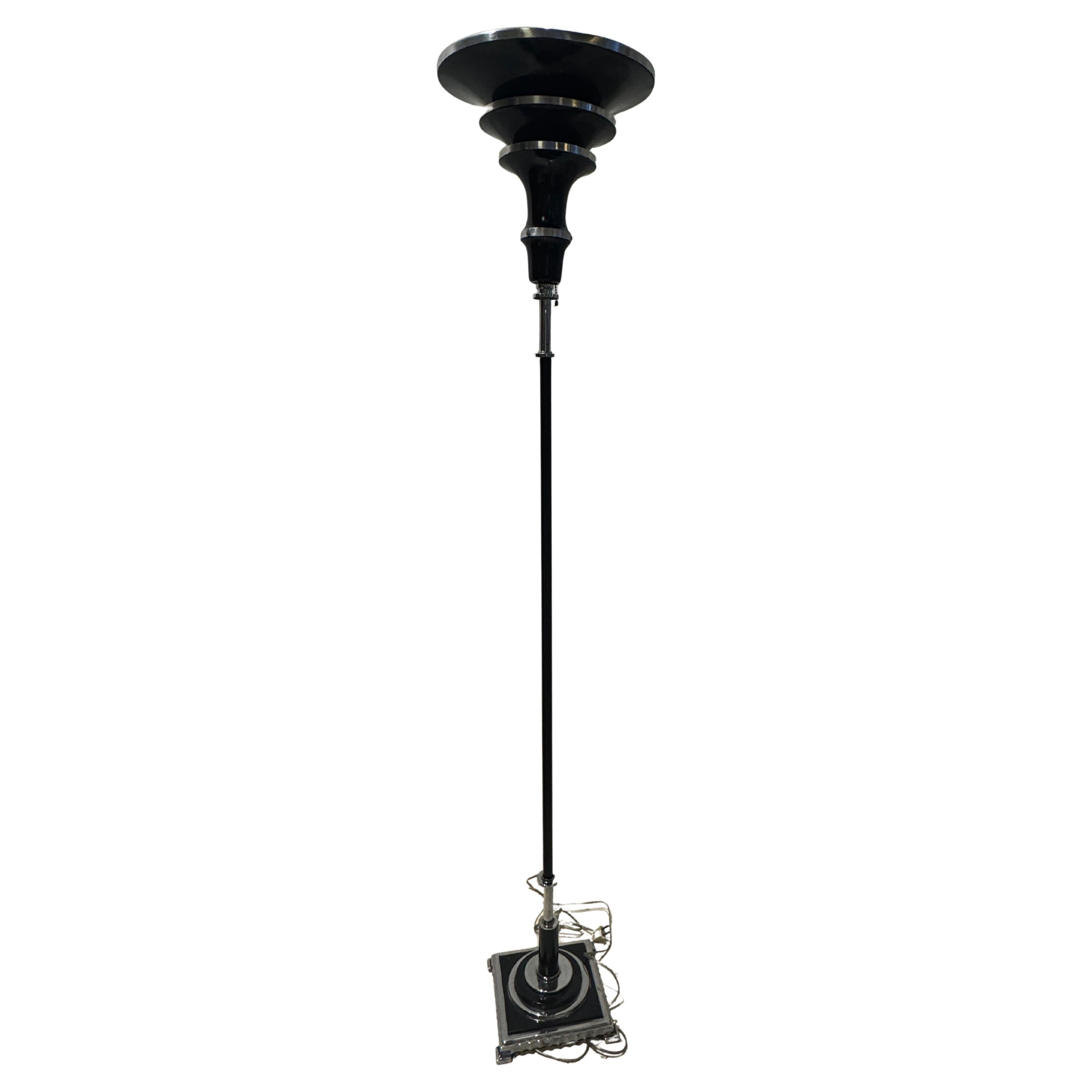 Rara lampada da terra RMC Model 795 Art Deco Machin in smalto nero in vendita