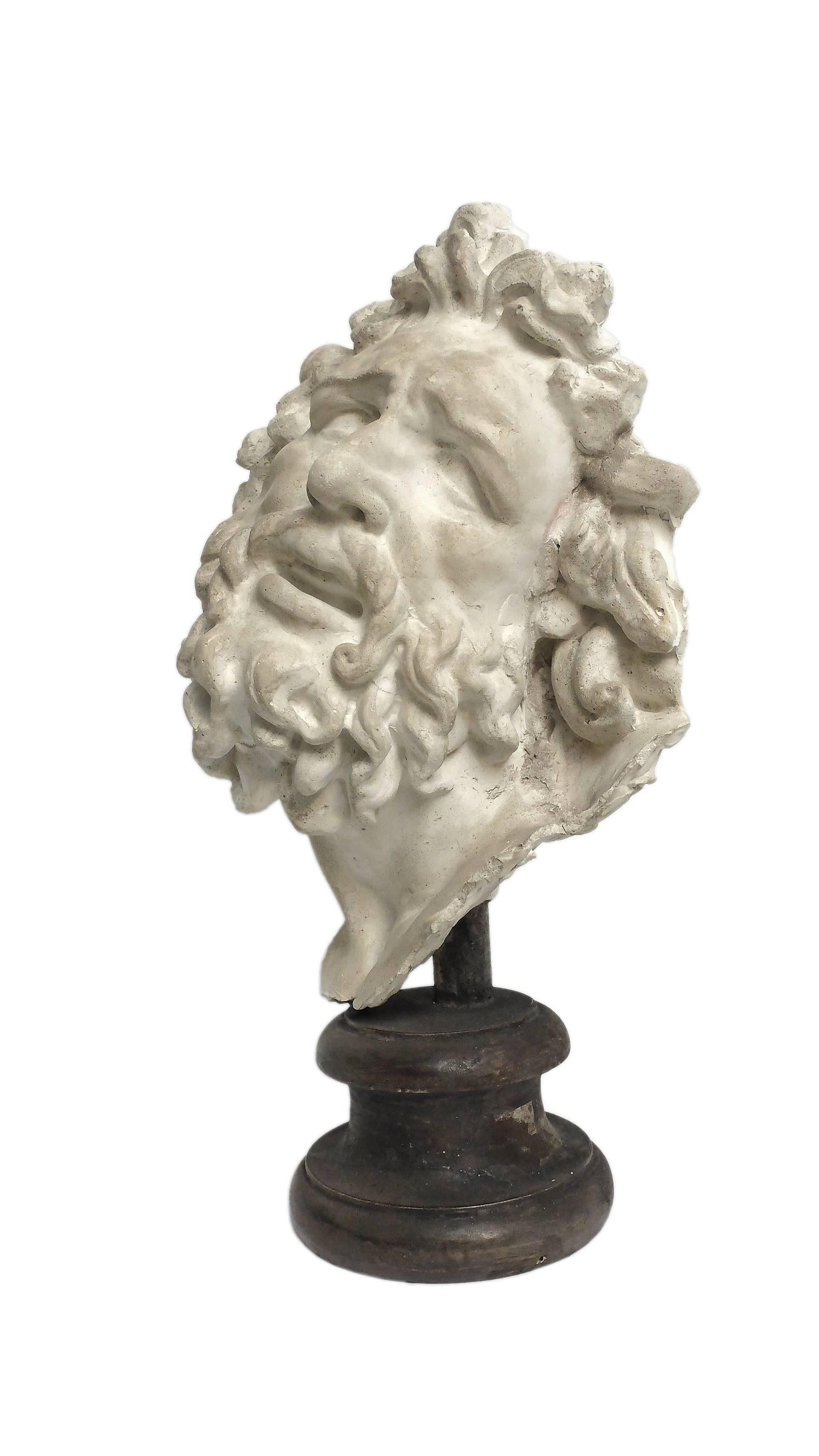 Academic Cast of Plaster Depicting Laocoonte's Head In Good Condition In Milan, IT