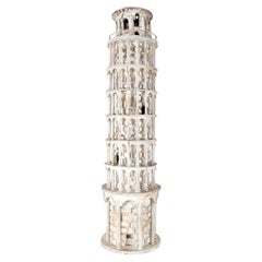 Una maquette in legno del Grand Tour, raffigurante la Torre di Pisa, Italia 1950.