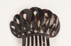 Rare art nouveau carved tortoiseshell hair comb. France, beginning 1900.
