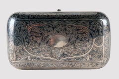 Scatola per tabacco o sigari in argento niellato (84 zolotniki), Mosca, Russia, 1879.