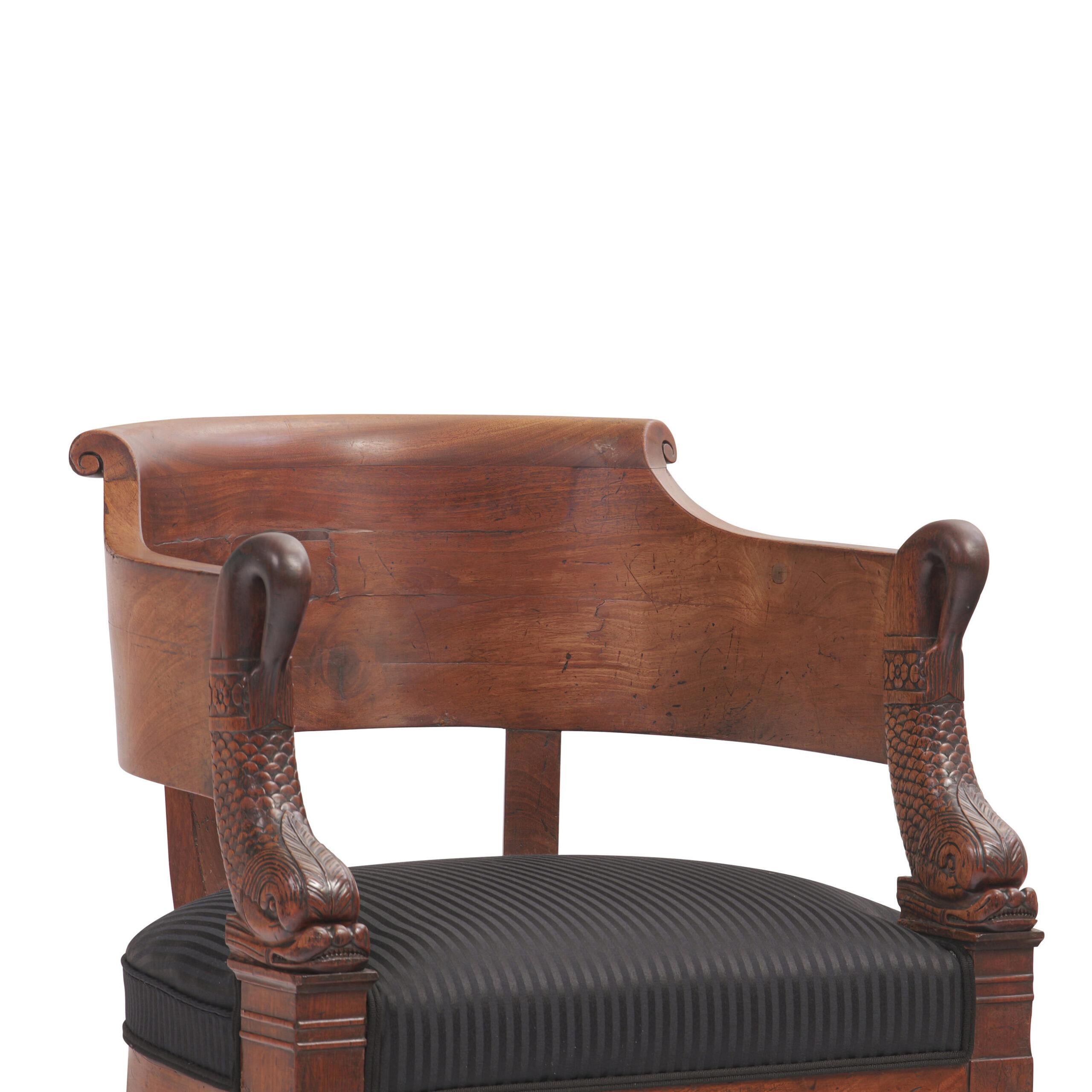 Exceptionnel fauteuil Empire vers 1800/10 Noyer Bon état - En vente à Münster, DE