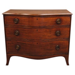 Hepplewhite Mahogany Serpentine Chest Of Drawers
