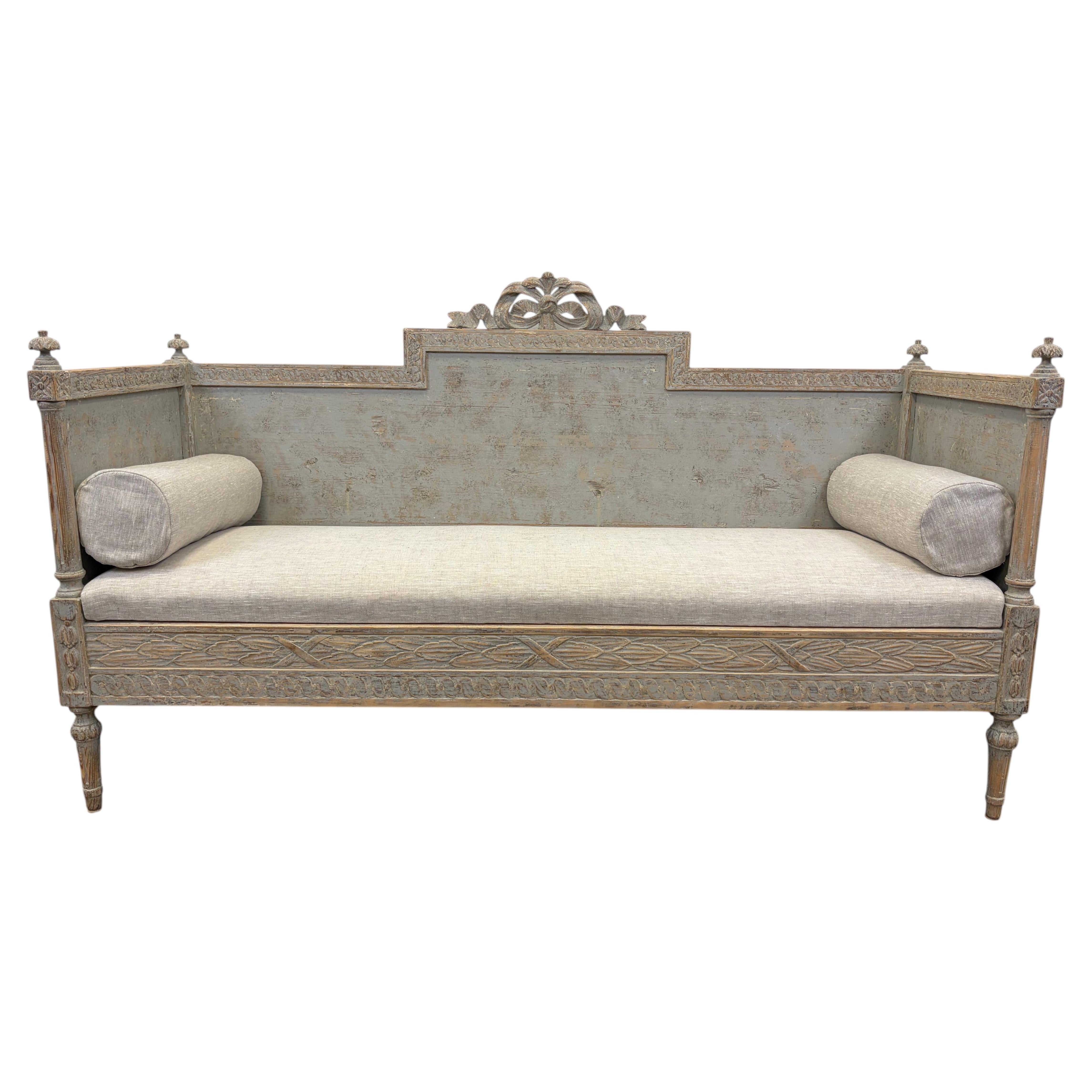 Schwedisches Sofa im gustavianischen Stil, um 1790