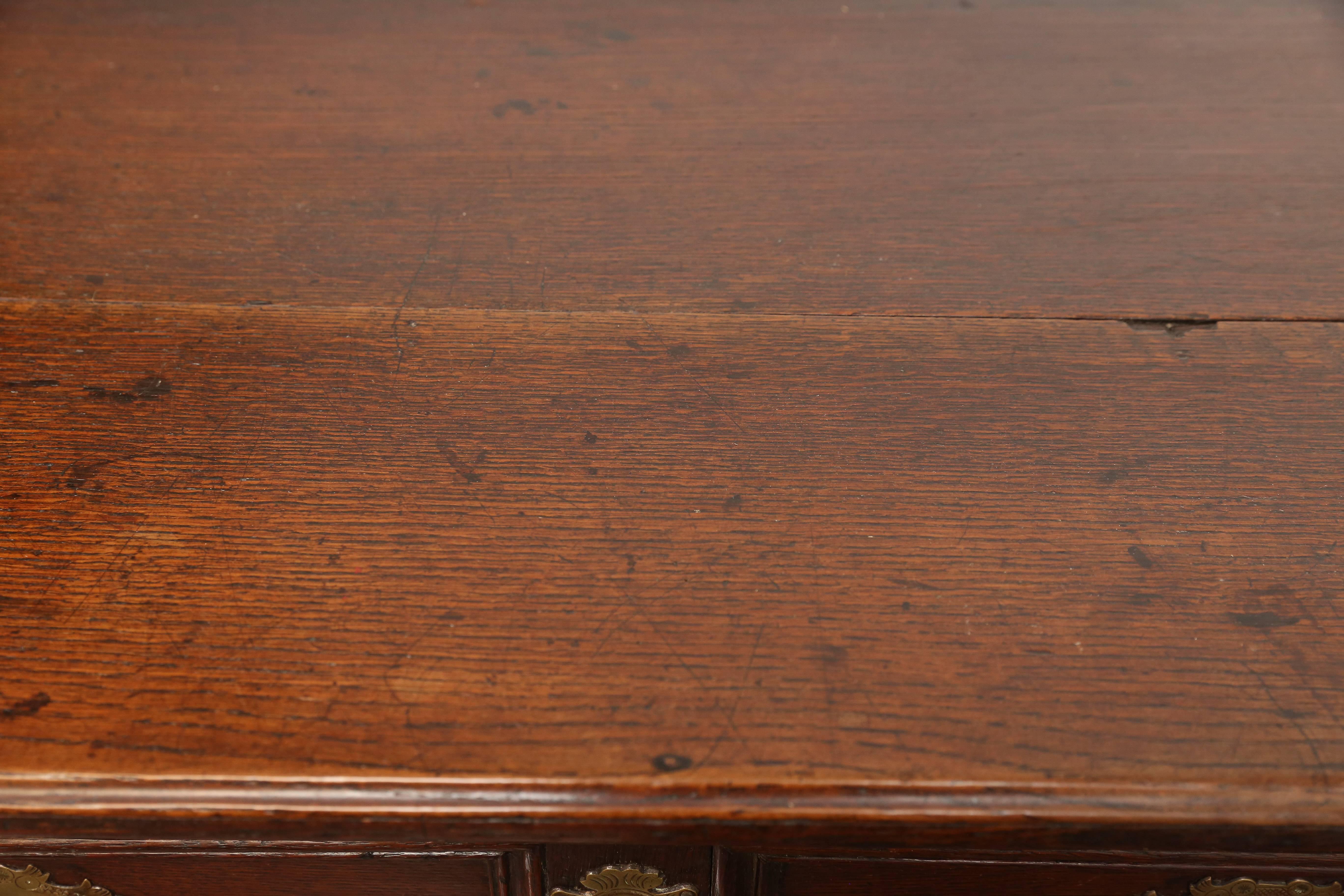 18th Century and Earlier 18th Century Oak Chest of Drawers