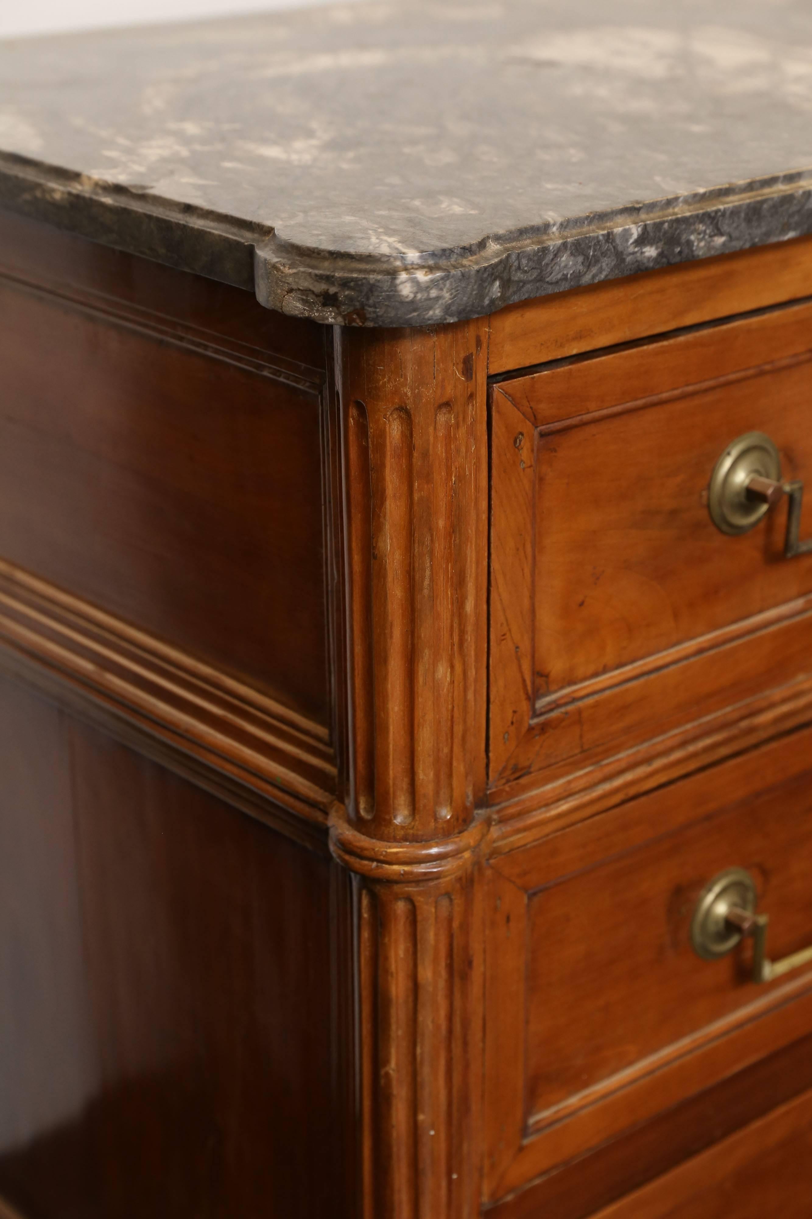 18th Century Louis XVI Commode In Excellent Condition In Houston, TX