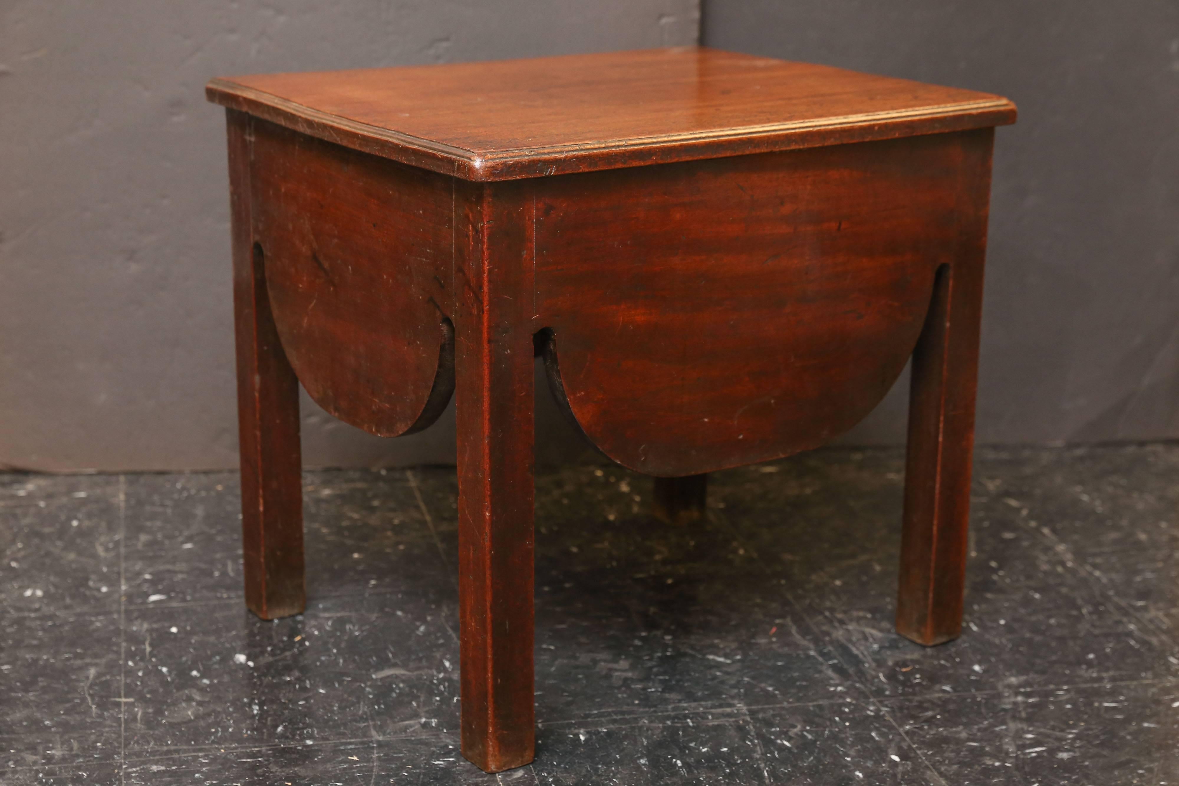 Great Britain (UK) 19th Century Small Side Table