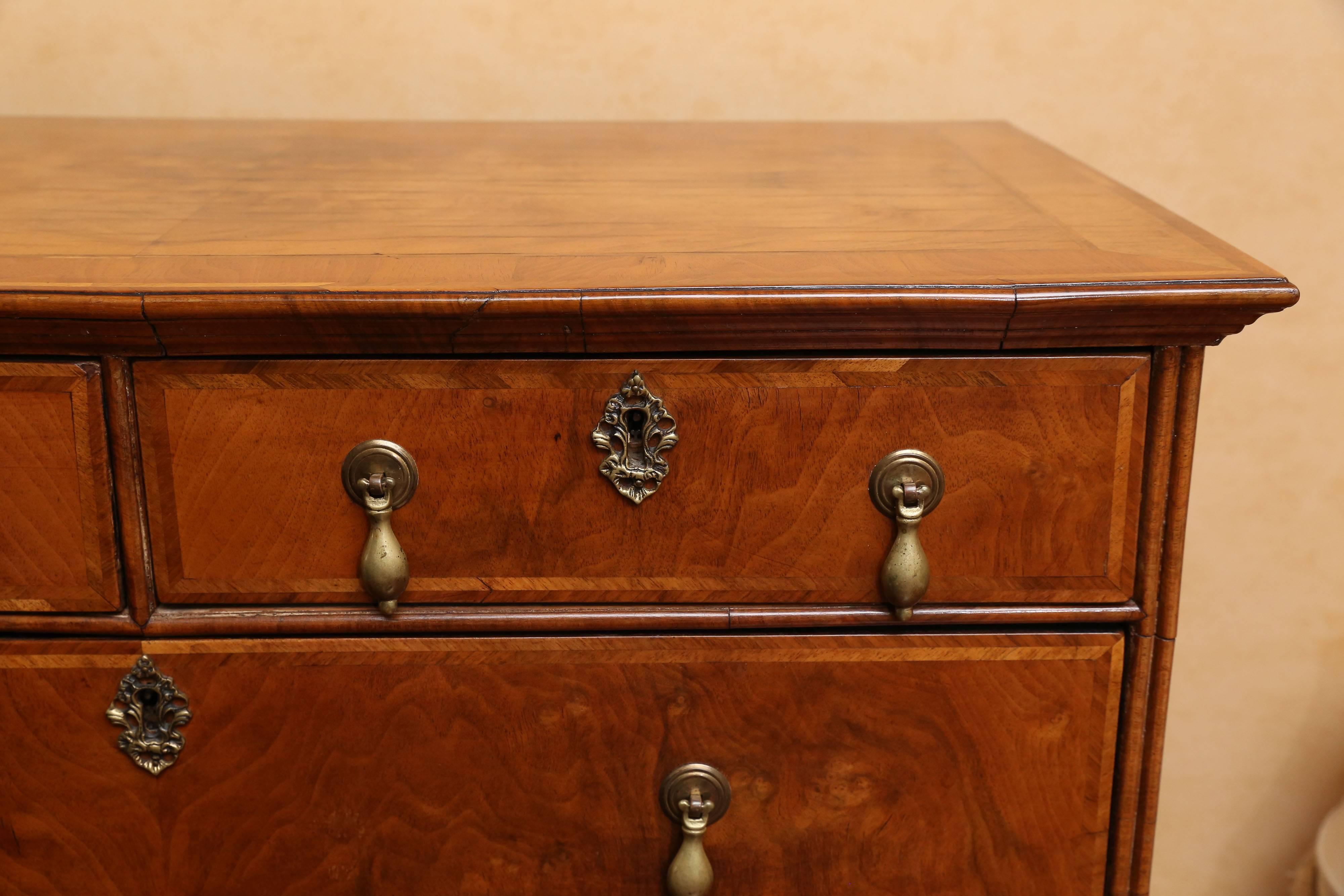 18th Century William and Mary Walnut Chest In Excellent Condition For Sale In Houston, TX