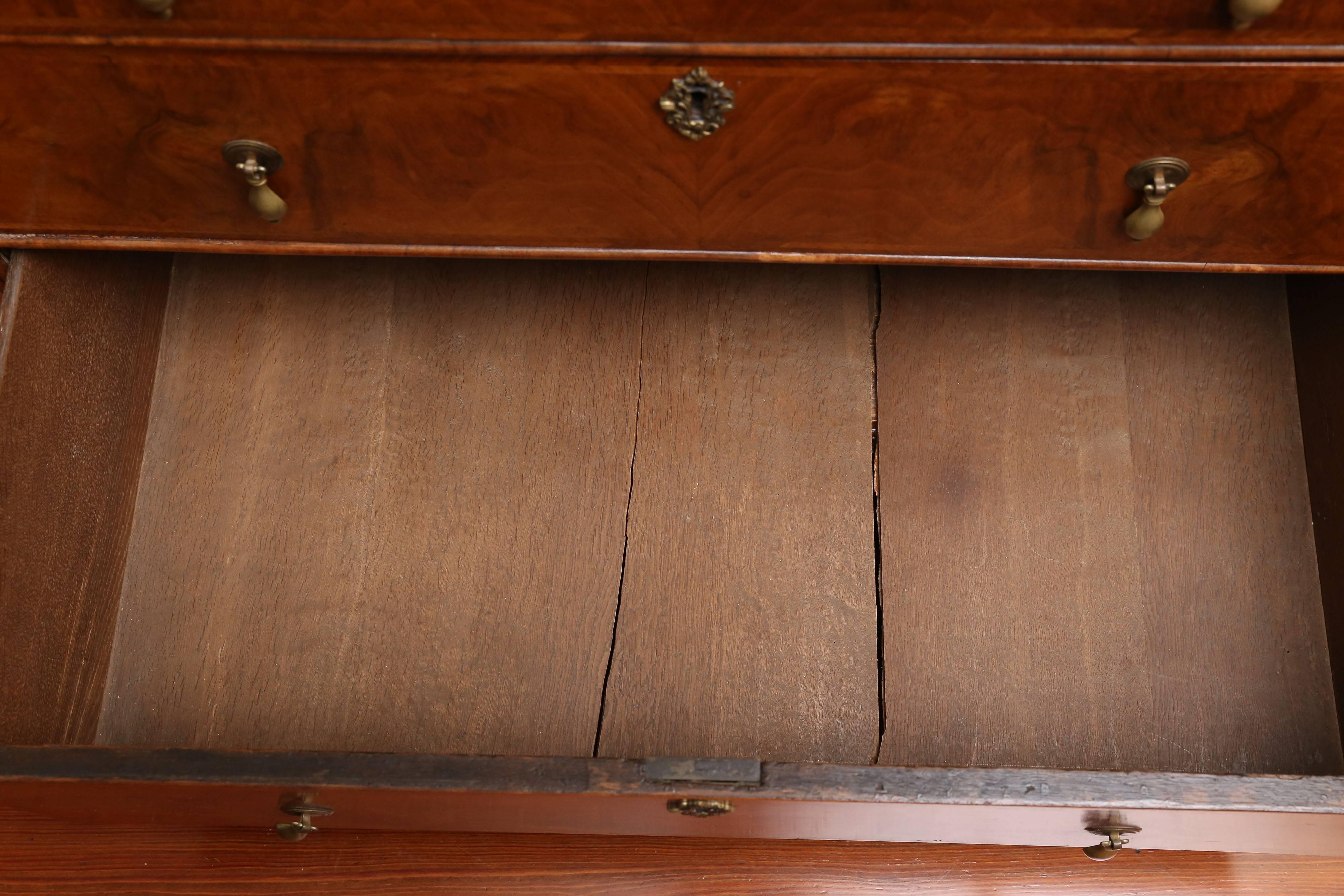 18th Century William and Mary Walnut Chest For Sale 2
