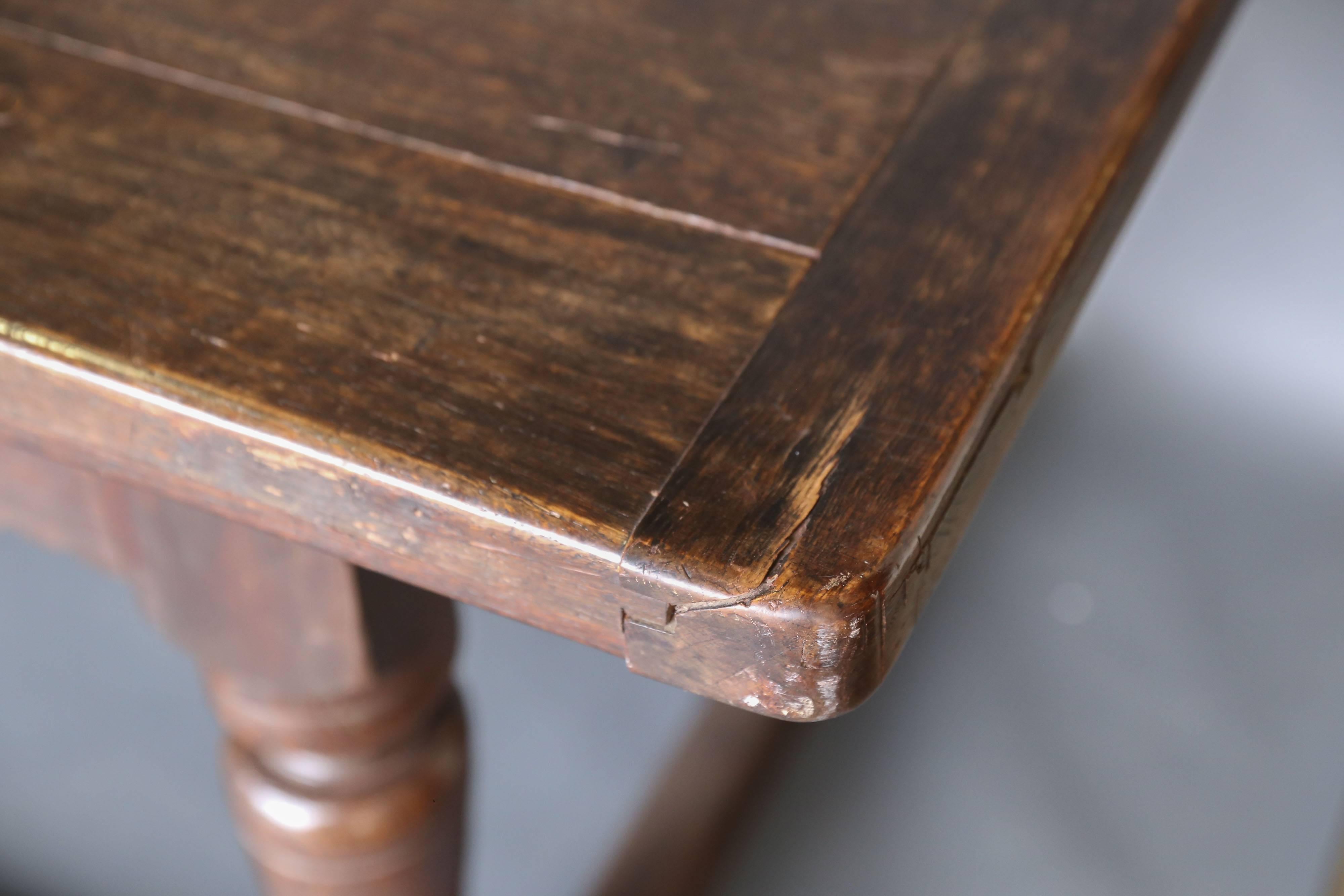 Long 17th Century Oak Refectory Table In Excellent Condition For Sale In Houston, TX