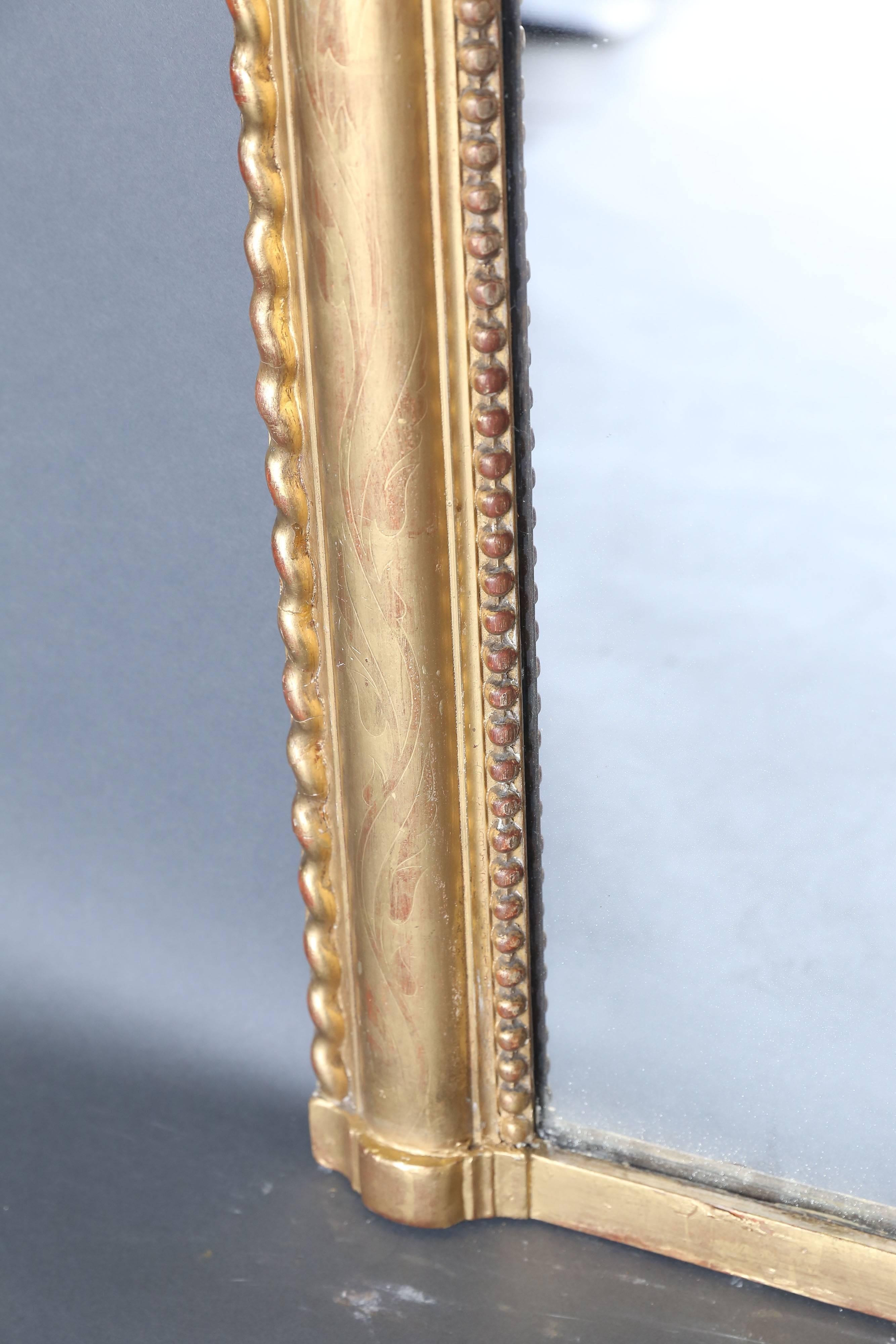 Français Grand miroir rectangulaire doré du 19ème siècle en vente