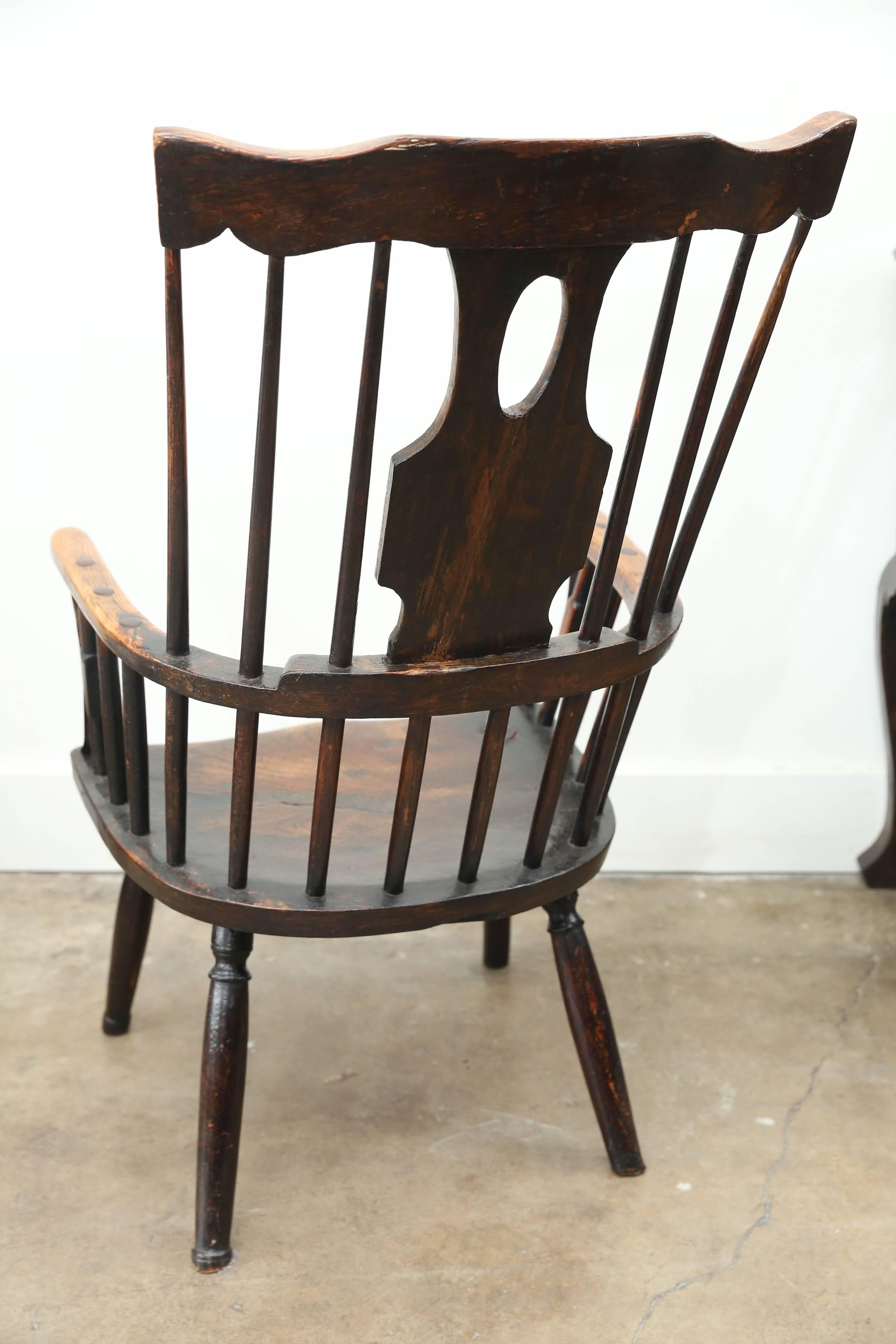 Antique Early 19th Century Windsor Elm Chair For Sale 2