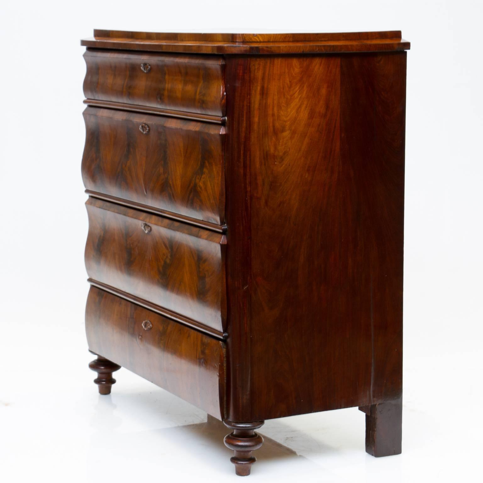 19th Century Biedermeier Mahogany Chest of Drawers In Good Condition In Hixson, TN
