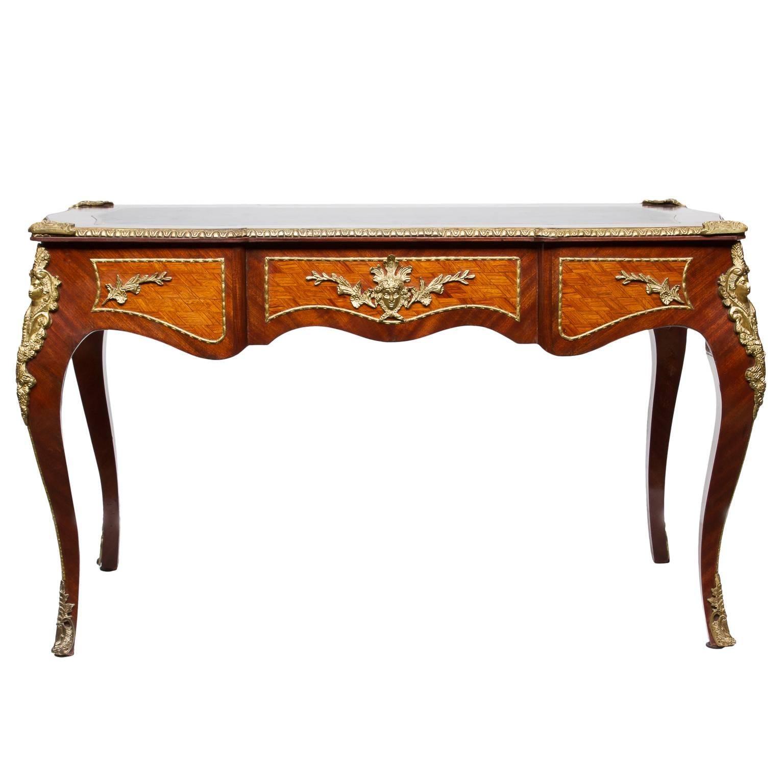 Vintage Louis XV Style Bureau Plat In Good Condition In Hixson, TN