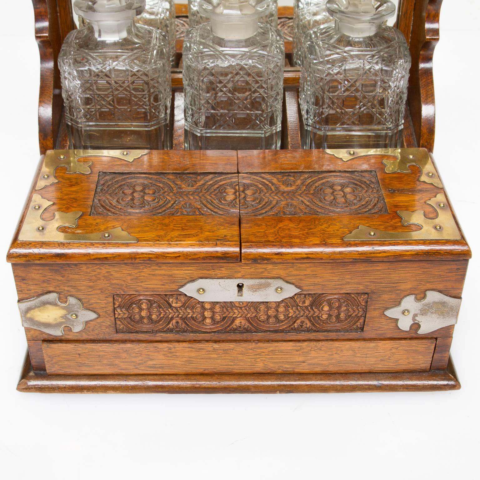 19th Century, English Decanter Set of with Case 4