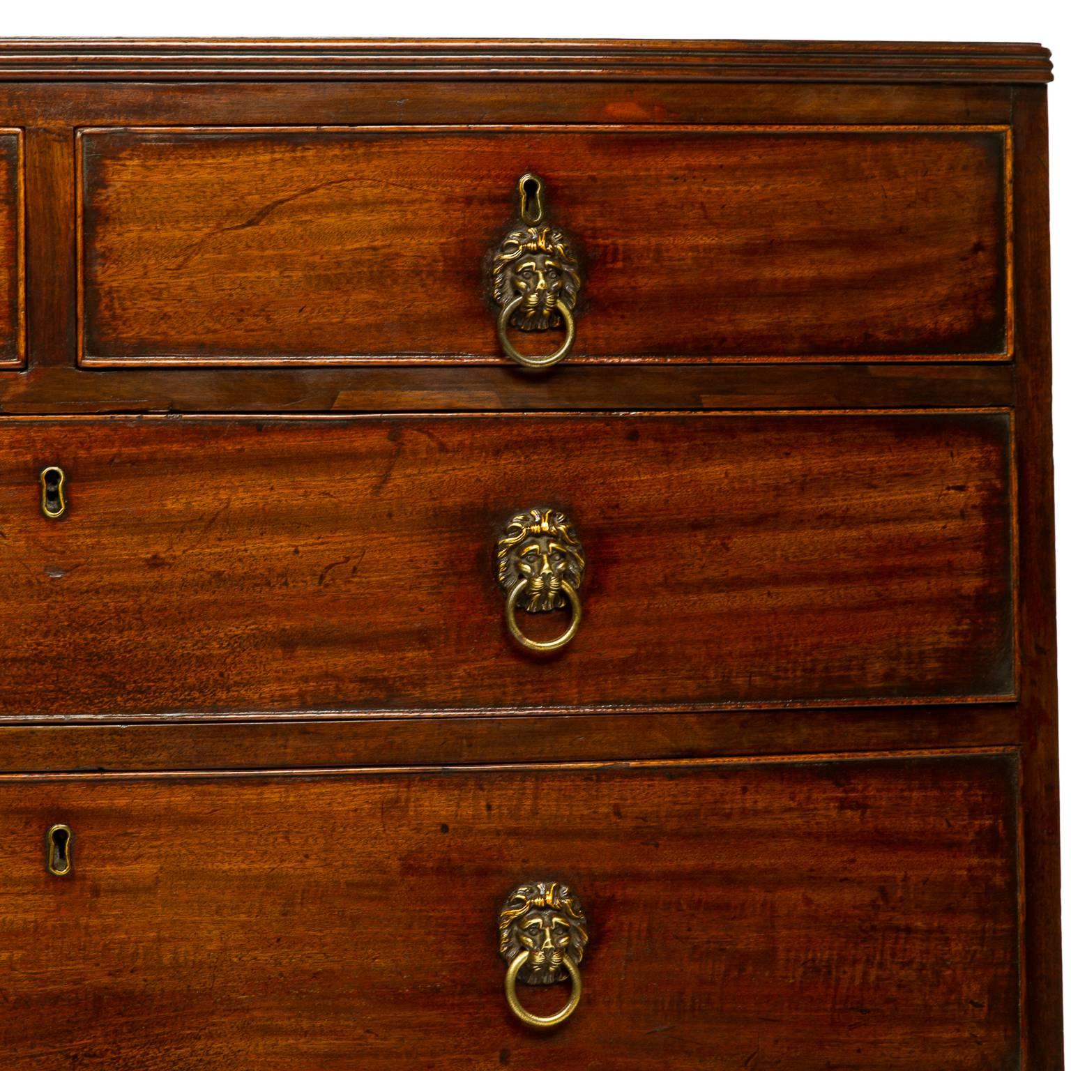 Georgian mahogany bow front chest of drawers, circa 1780. Classic proportions with two small drawers over three long drawers of graduated depth. Fine quality timber of particularly good color, veneered top and drawer fronts, solid mahogany sides.