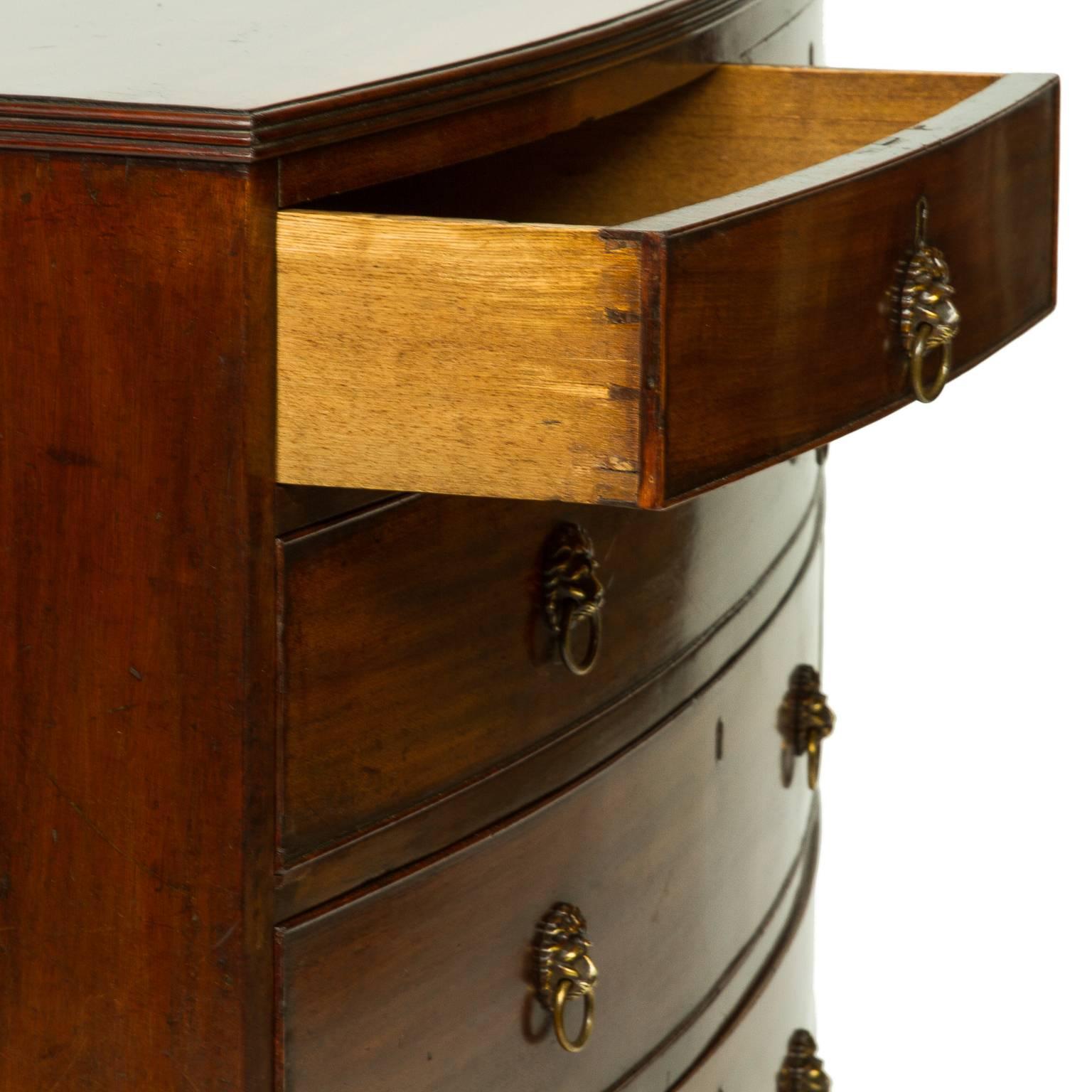 Georgian Mahogany Bow Front Chest of Drawers, circa 1780 In Excellent Condition In Hixson, TN