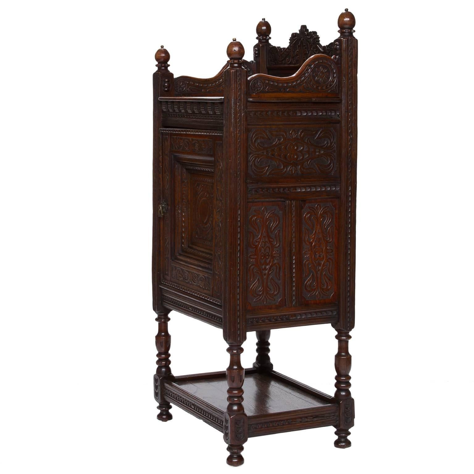 18th Century Cabinet from Burgundy Region of France In Excellent Condition In Hixson, TN