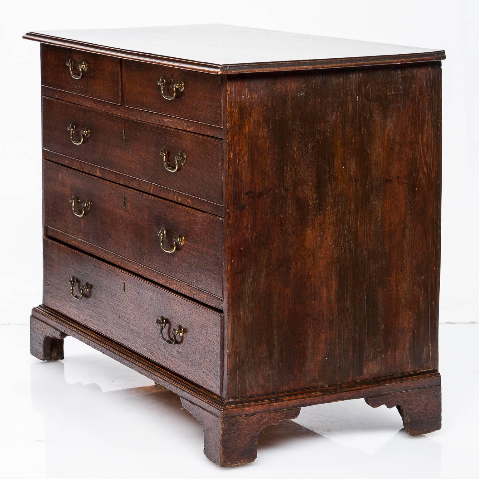 19th Century English Chest of Drawers In Excellent Condition In Hixson, TN