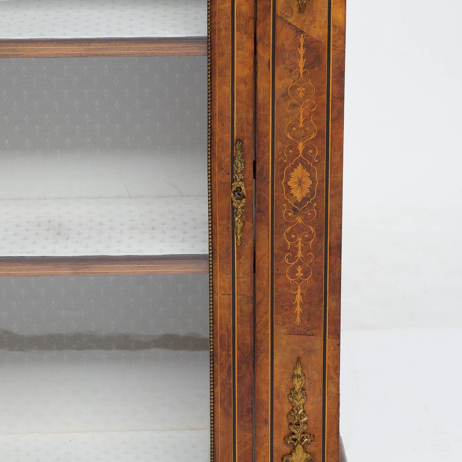 19th Century English Inlaid Narrow Cabinet In Excellent Condition In Hixson, TN
