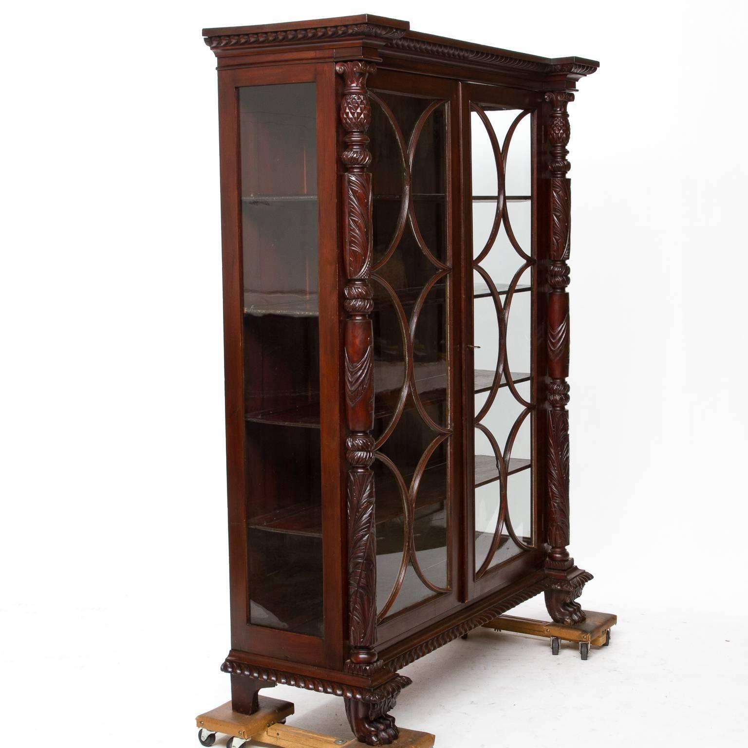 19th Century English Display Cabinet In Excellent Condition In Hixson, TN