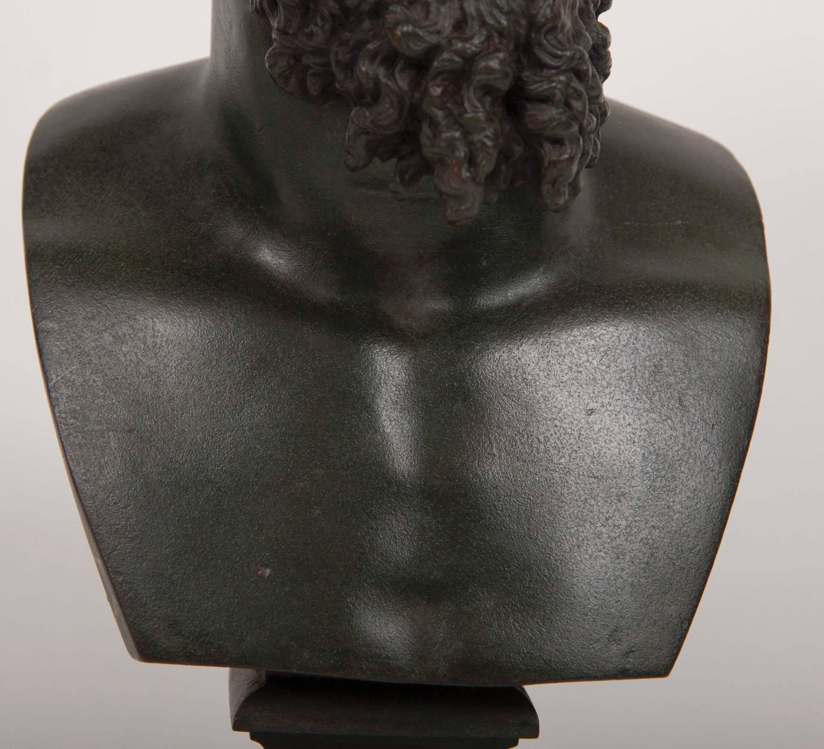Buste de Lucius Verus Grand Tour du 19ème siècle en bronze patiné en vente 3