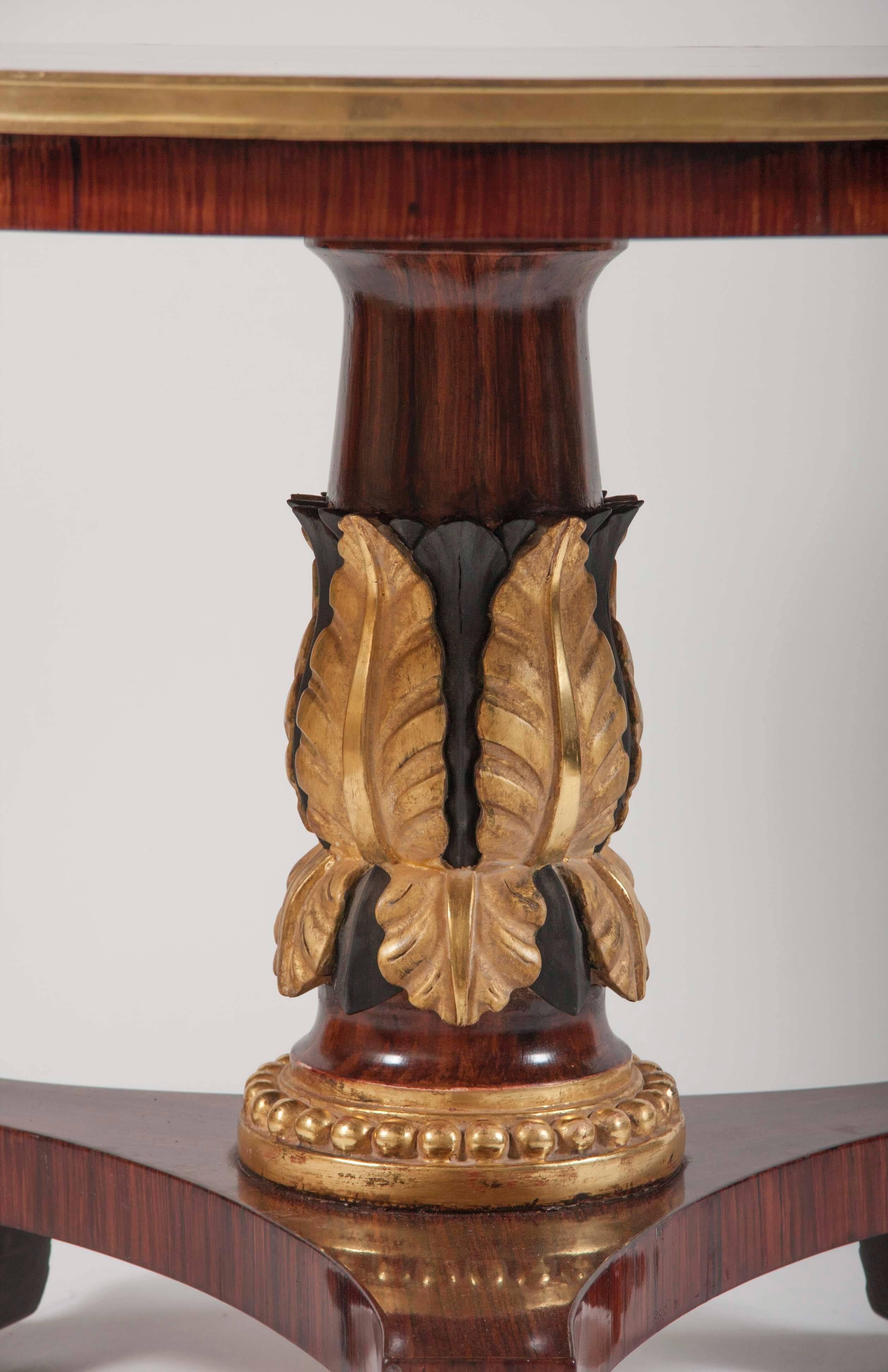 Début du XIXe siècle Table centrale en acajou de style Régence anglaise en vente