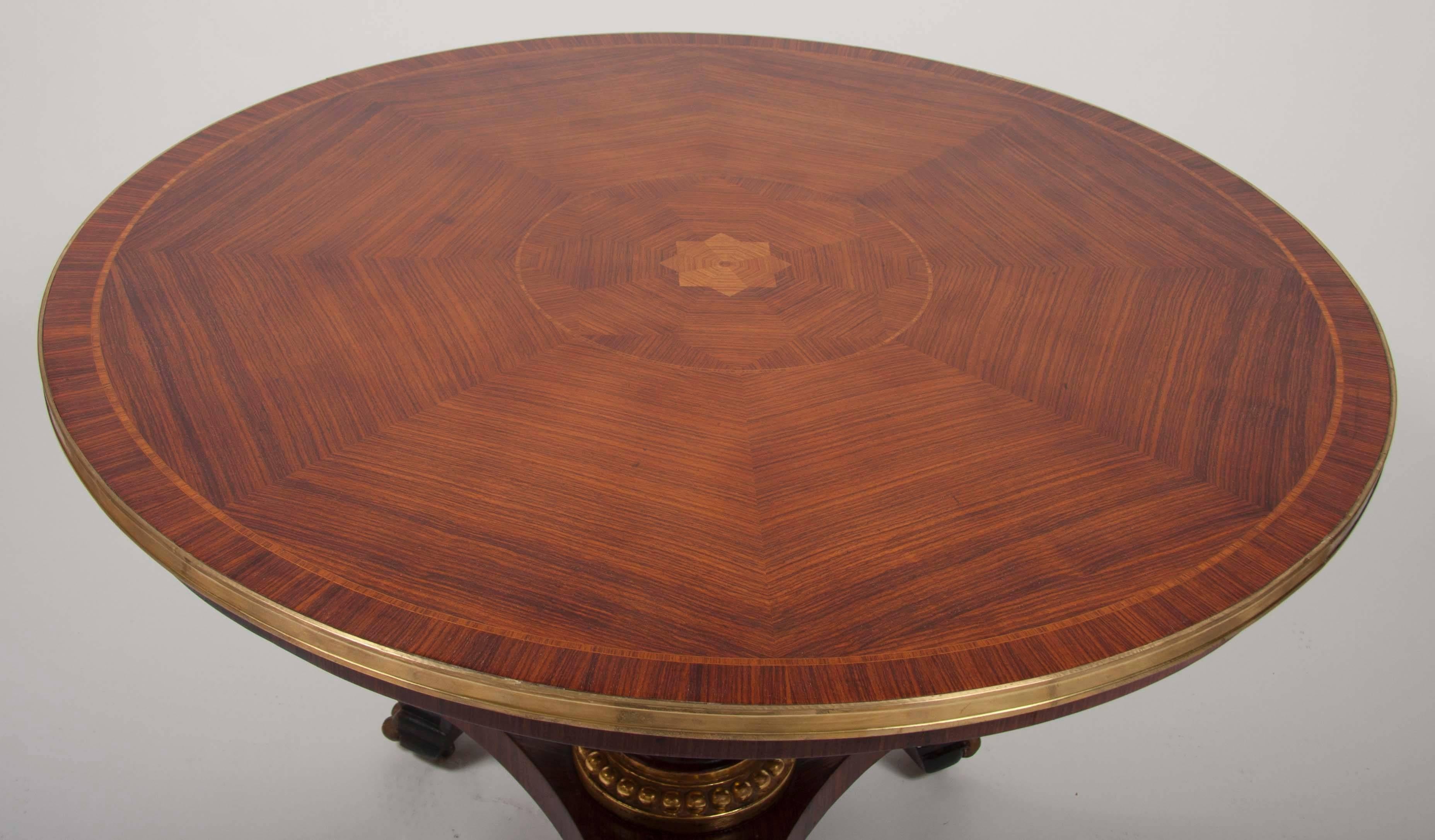 English Regency Mahogany Center Table In Good Condition For Sale In Stamford, CT