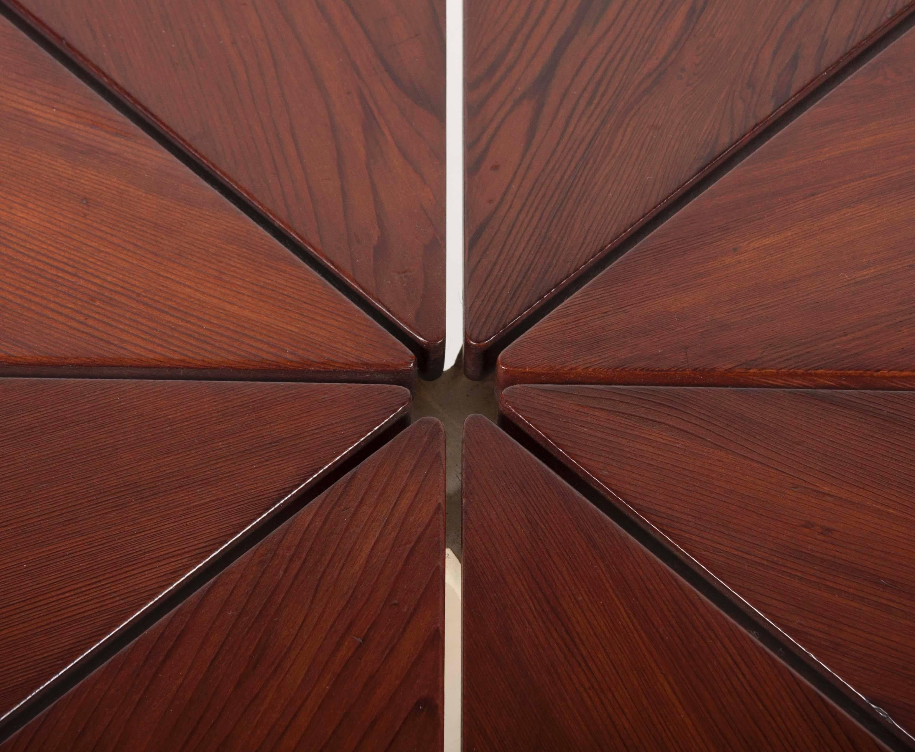 Milieu du XXe siècle Table basse à pétales en bois rouge Richard Schultz fabriquée par Knoll en vente
