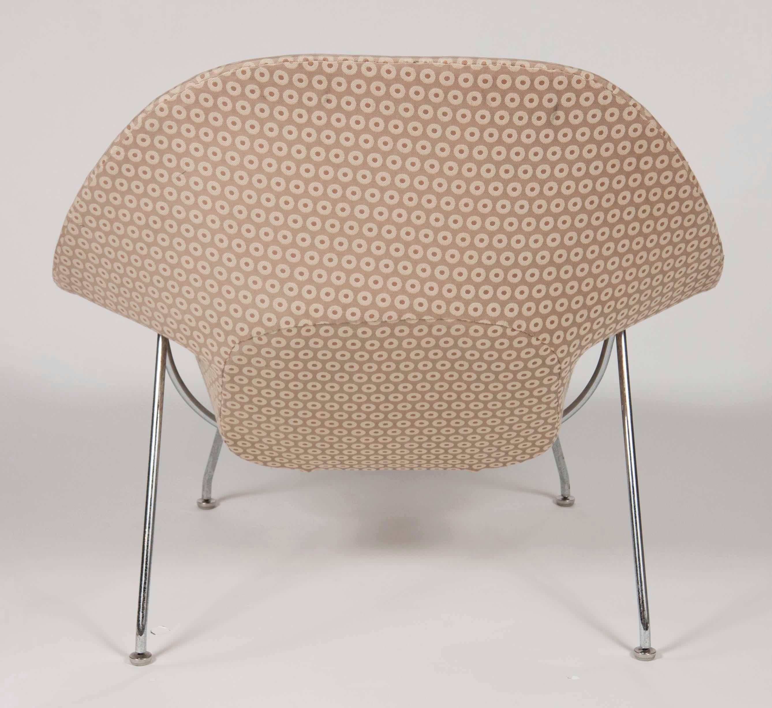 Modern Eero Saarinen Womb Chair