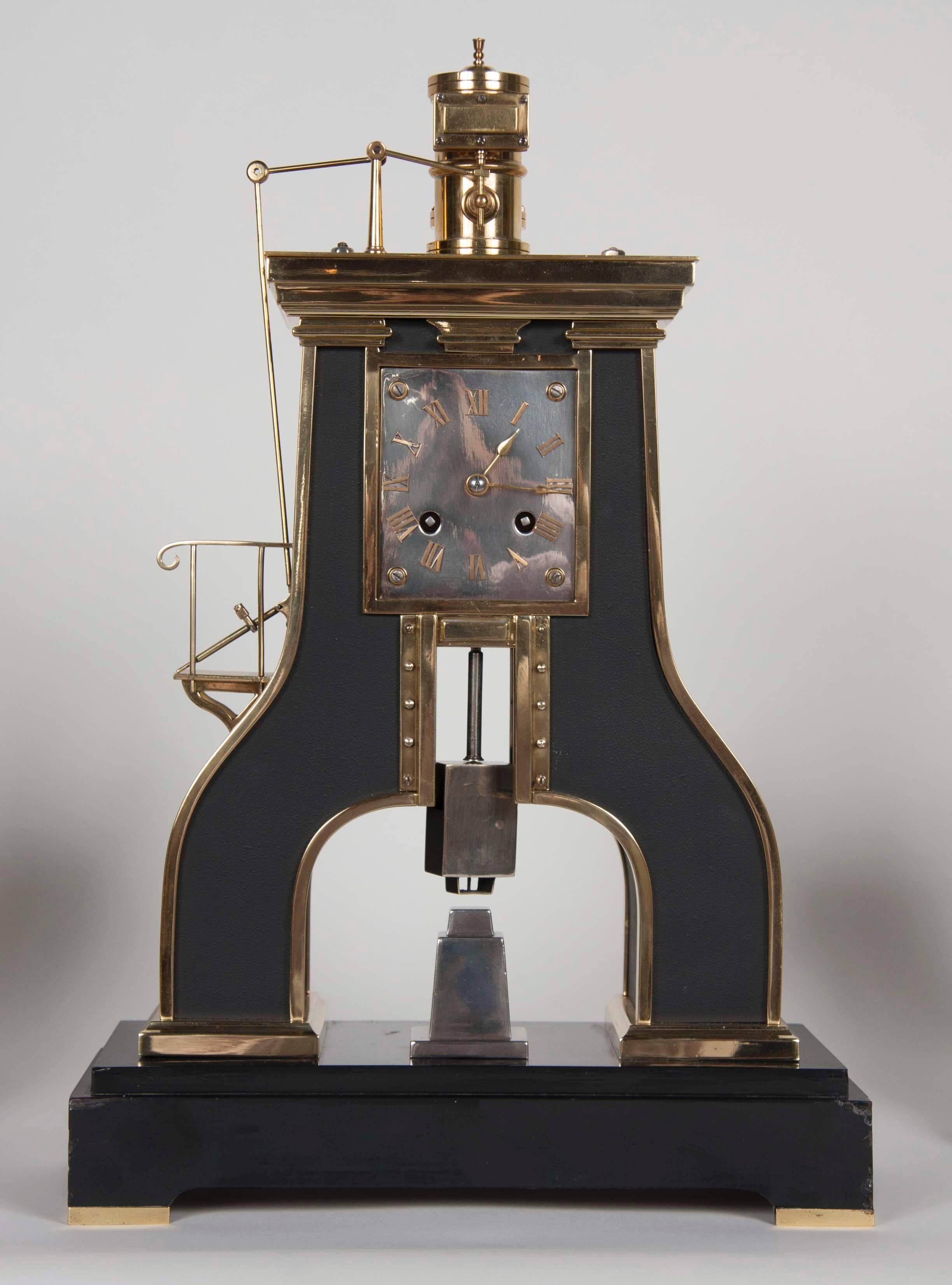 Französische Uhr des 19. Jahrhunderts mit passendem Kandelaber (Industriell) im Angebot