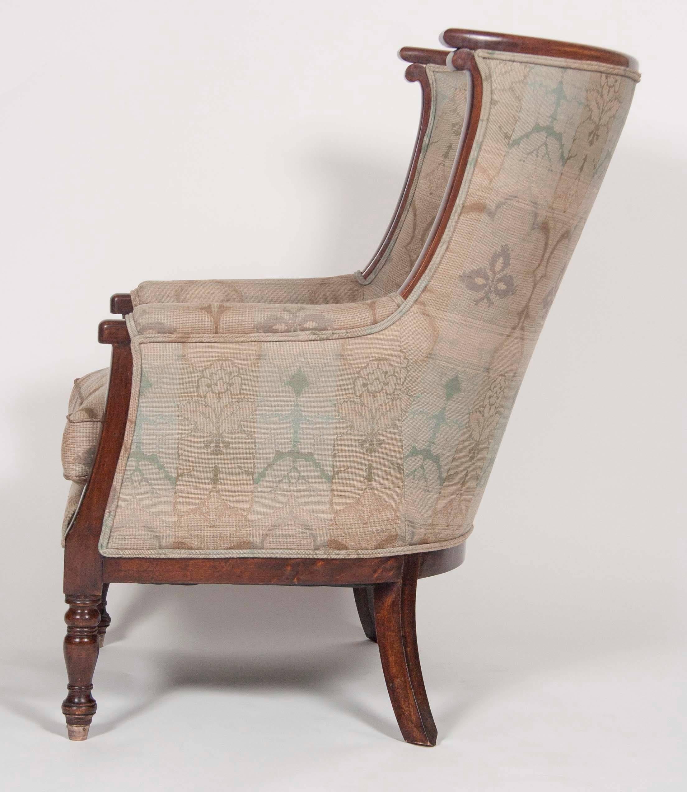 Riesiges Paar von  Mahagoni-Stühle in Fassform im Zustand „Gut“ im Angebot in Stamford, CT