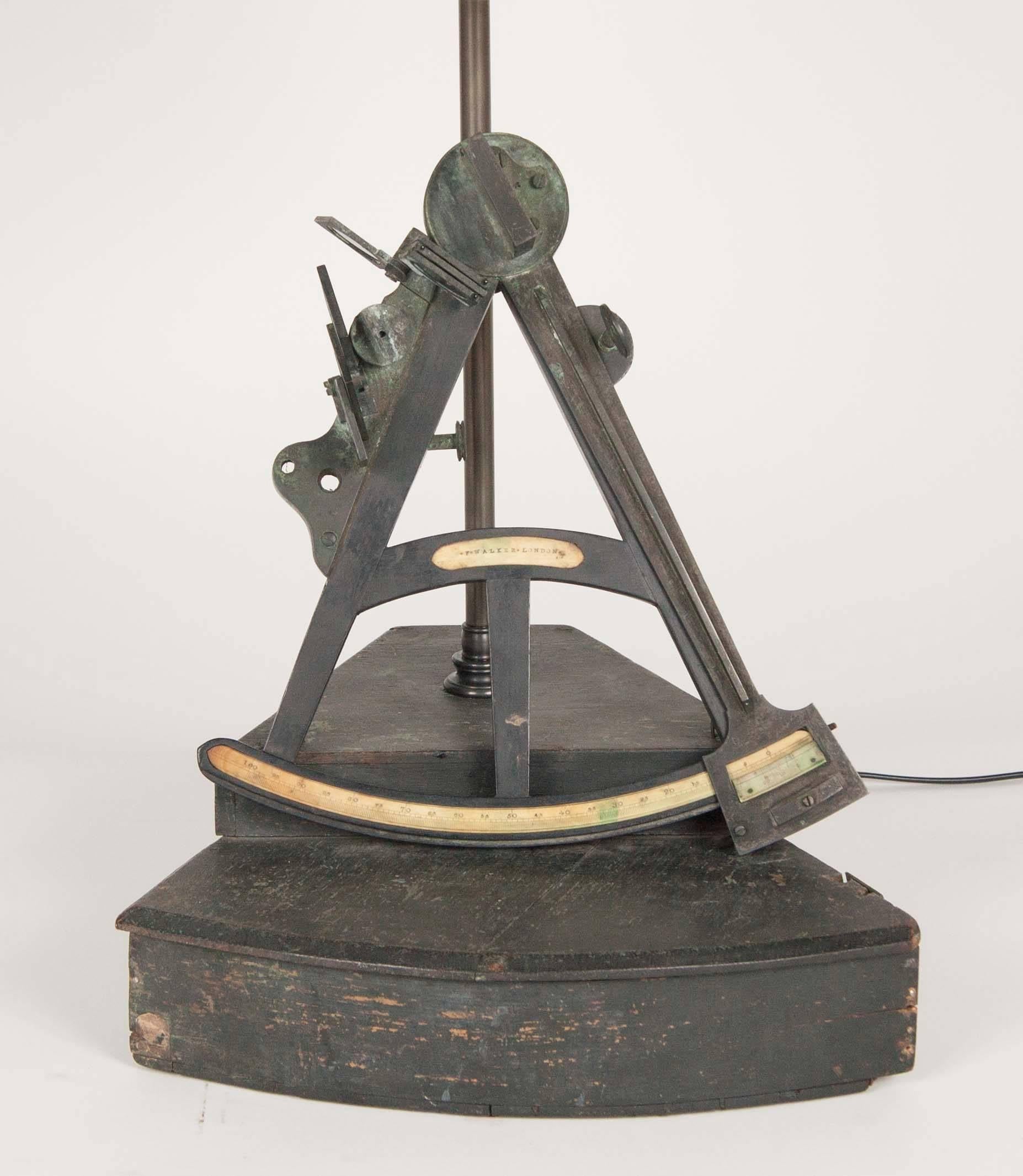 Early 19th Century Nautical Octant Now as Table Lamp In Good Condition In Stamford, CT