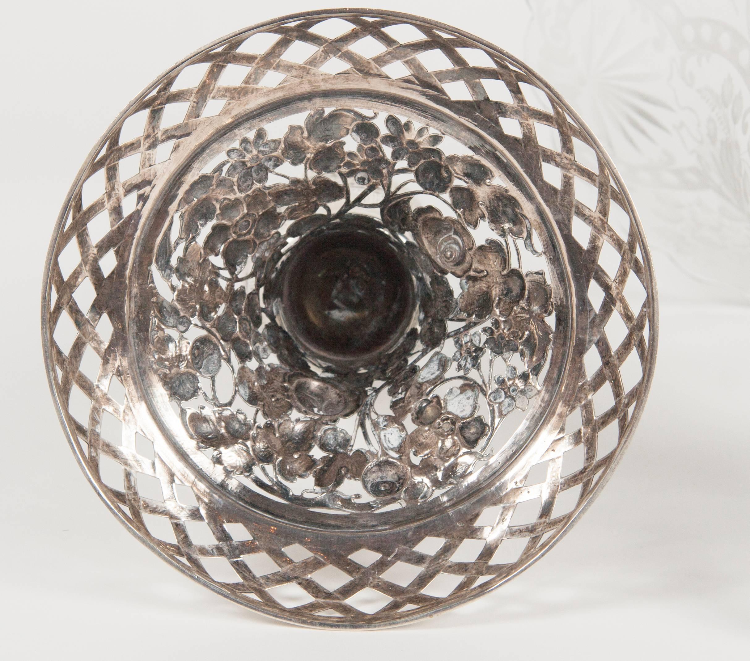 Cut Etched Crystal Vase with Silver Base For Sale 4