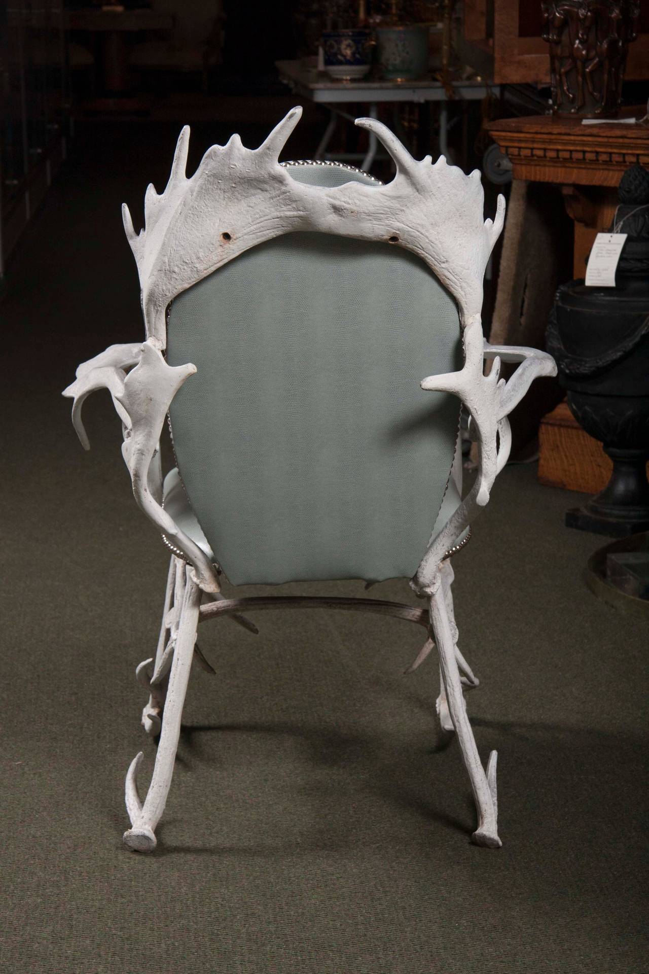 Arthur Court Chaises en aluminium à motif de bois de cerf Bon état à Stamford, CT