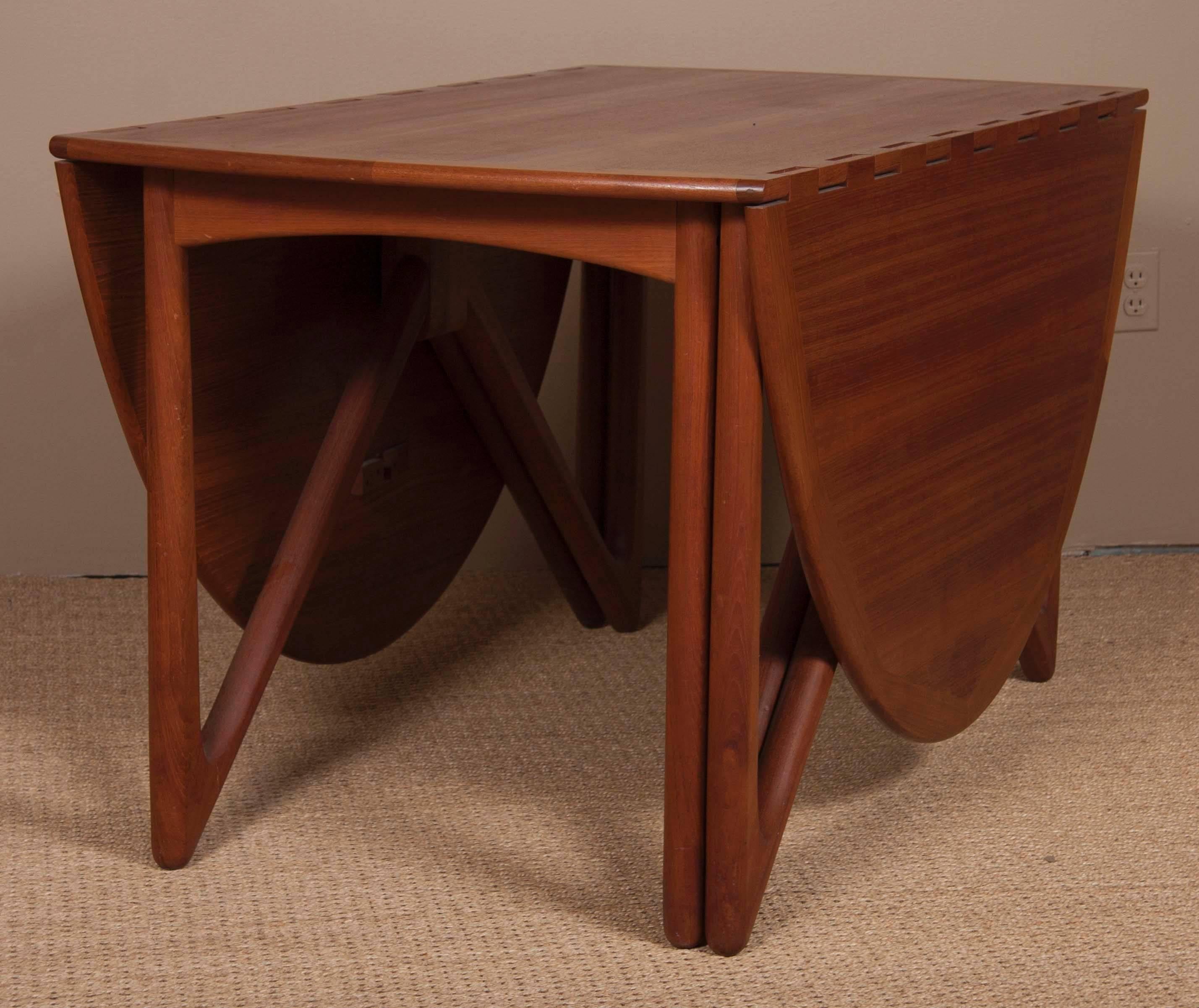 Kurt Ostervig for Jason Mobler teak drop-leaf dining table.
28