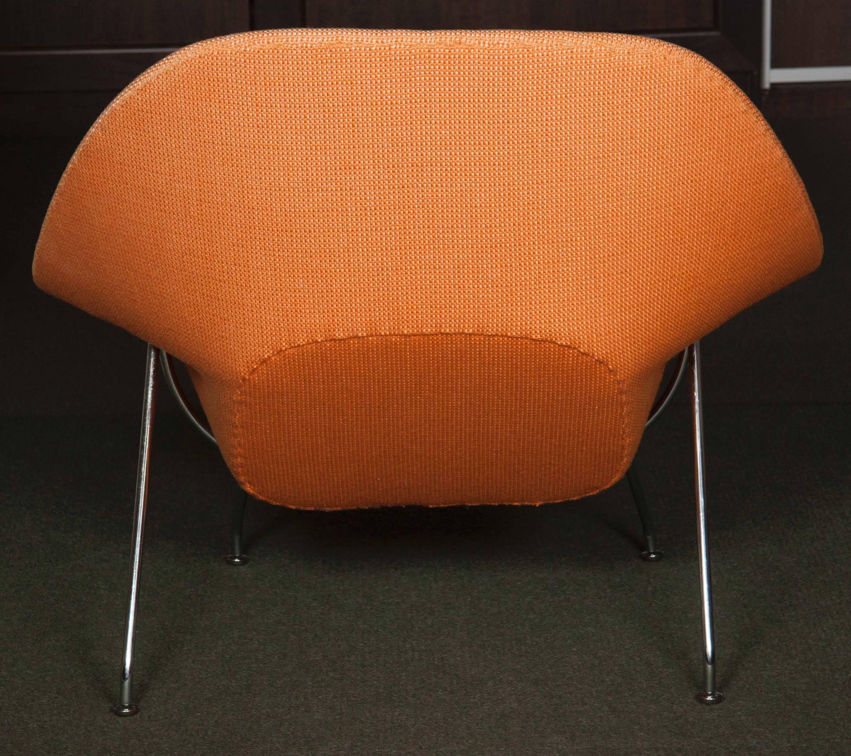 20th Century Eero Saarinen 'Womb' Chair and Ottoman for Knoll