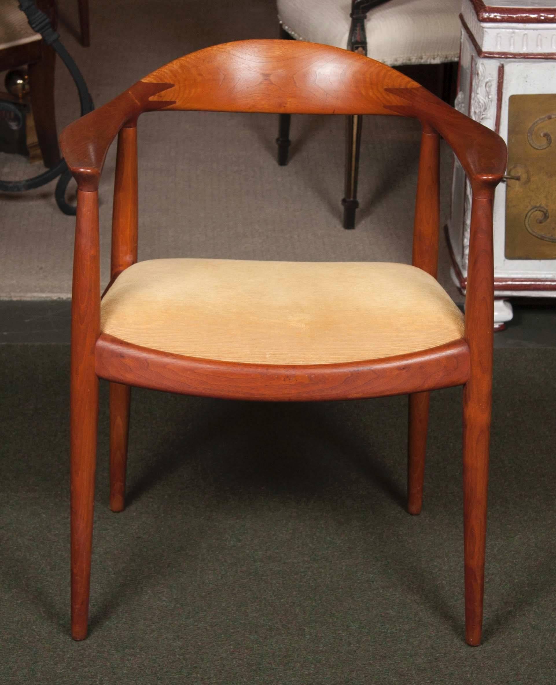 Mid-Century Modern Pair of Teak Hans Wegner Armchairs