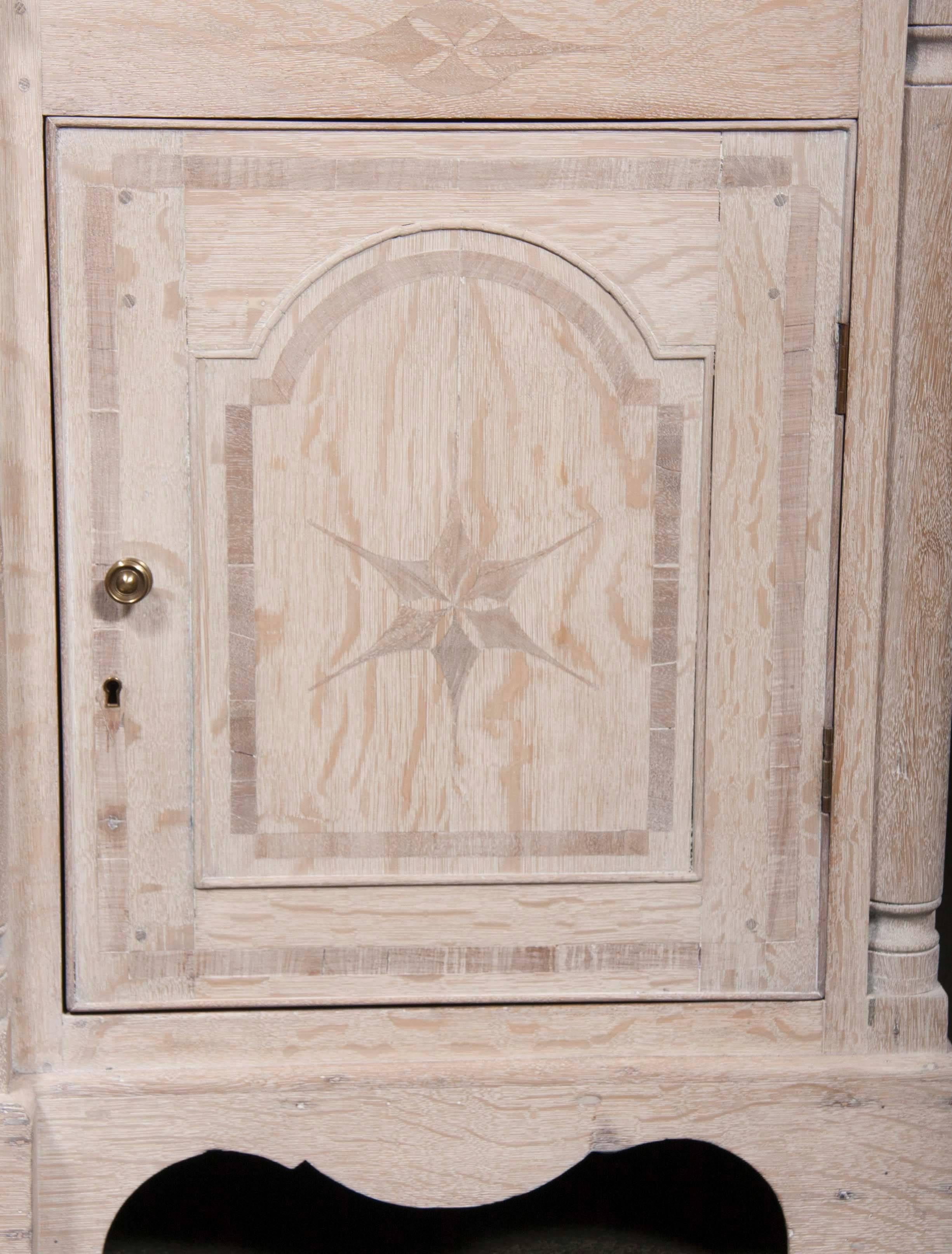 Large Inlaid Limed Oak Welsh Dresser In Excellent Condition In Stamford, CT