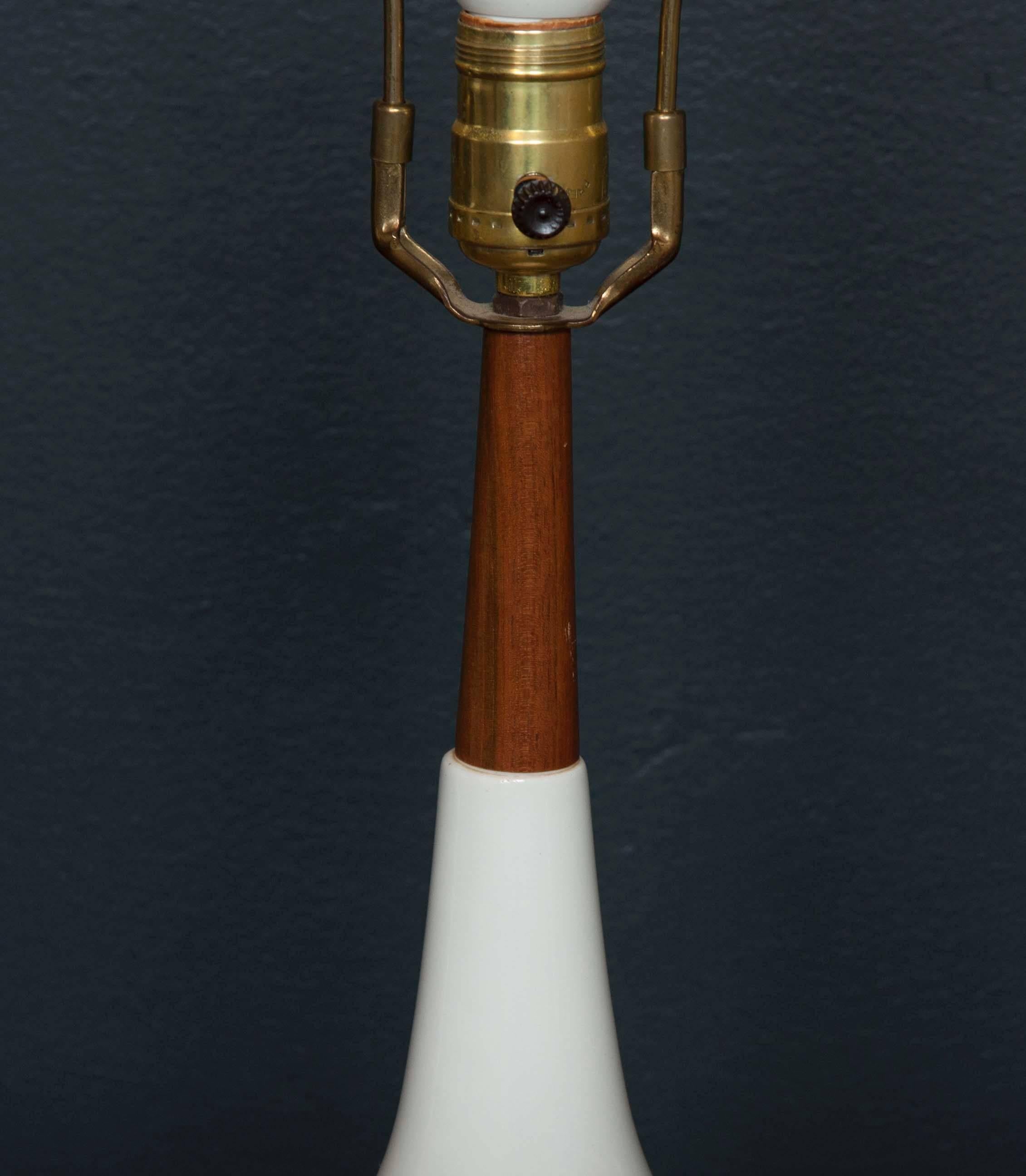 Dänische Mid-Century-Lampe im Zustand „Gut“ im Angebot in Stamford, CT