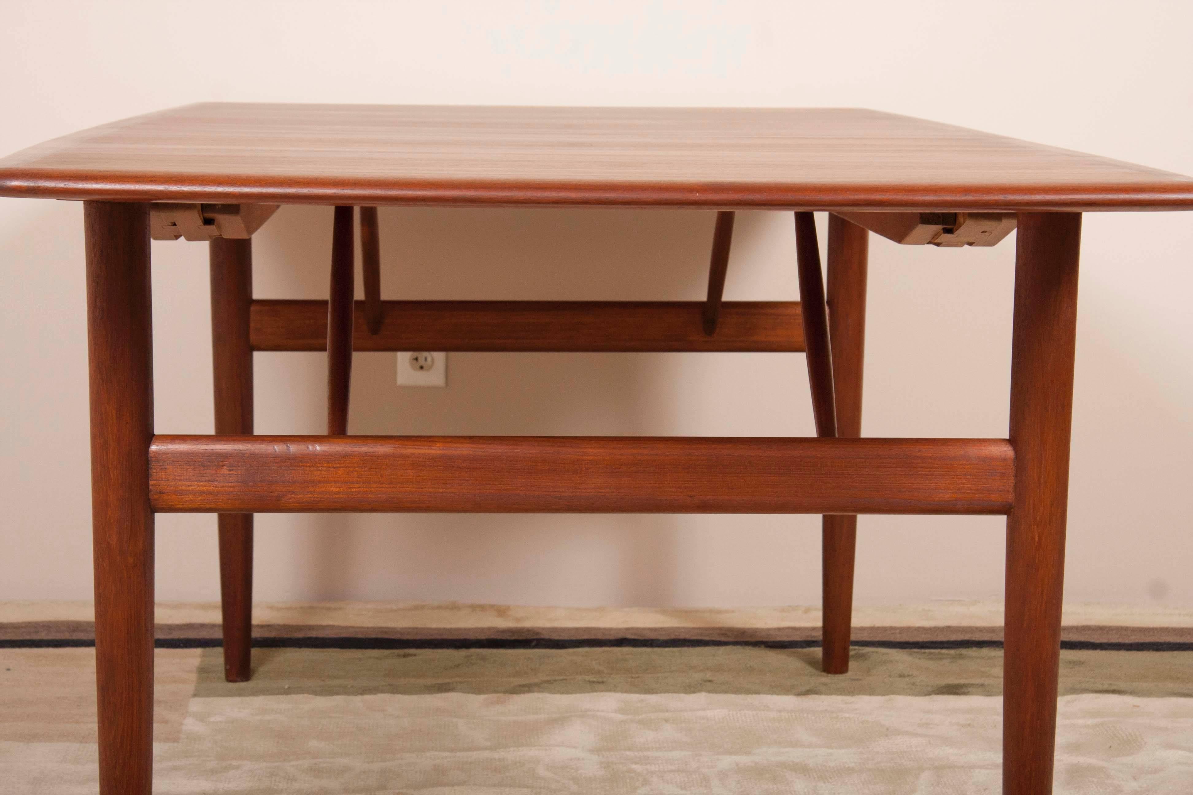 Teak Povl Dinesen PD 700 Dining Table