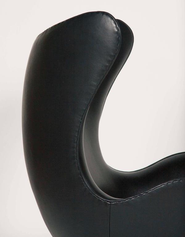 Arne Jacobsen Egg Chair In Edelman Leather  For Sale 2