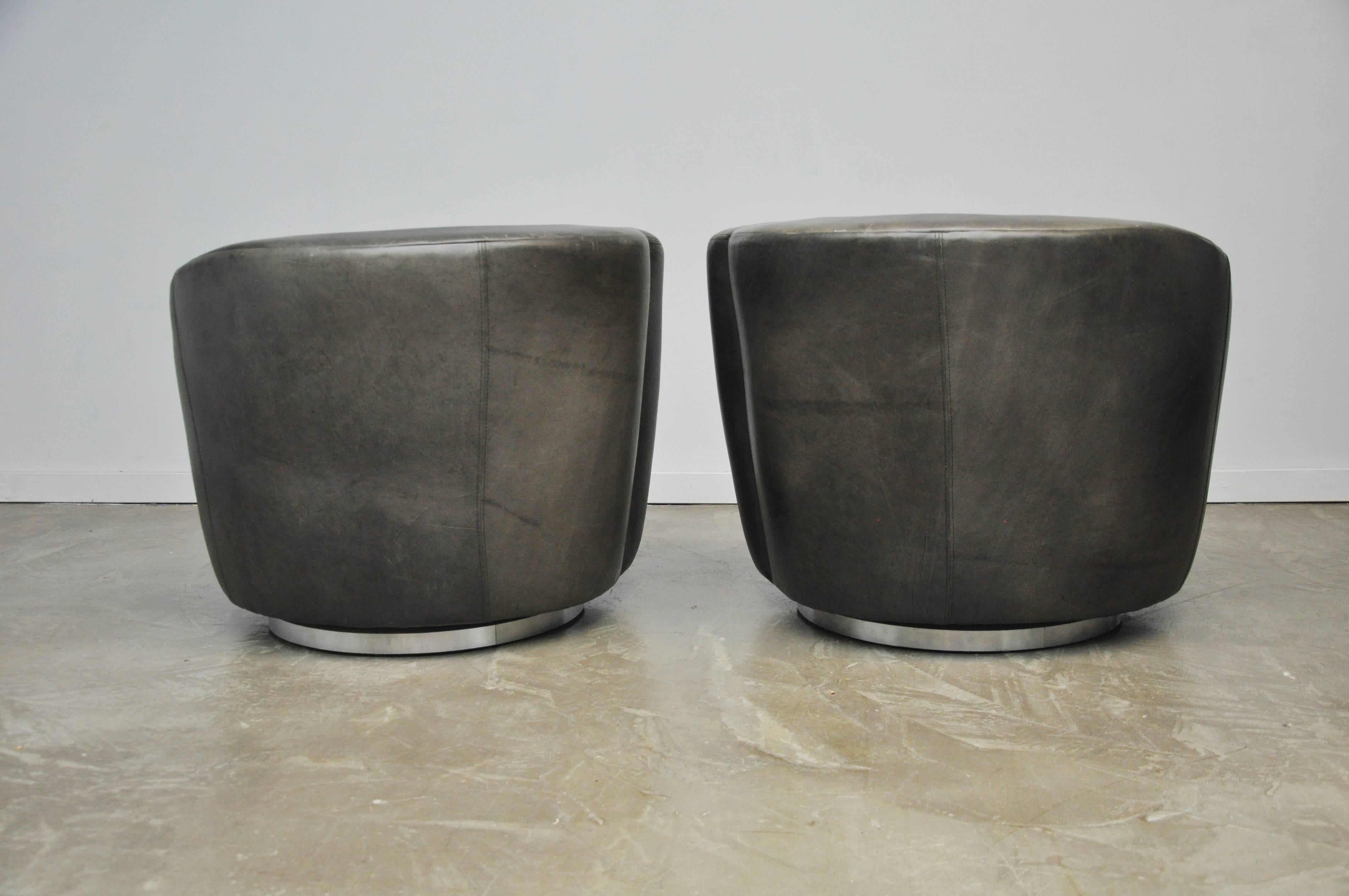 Vladimir Kagan Nautilus Swivel Chairs In Excellent Condition In Chicago, IL