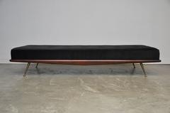 T.H. Daybed Robsjohn-Gibbings con gambe in ottone
