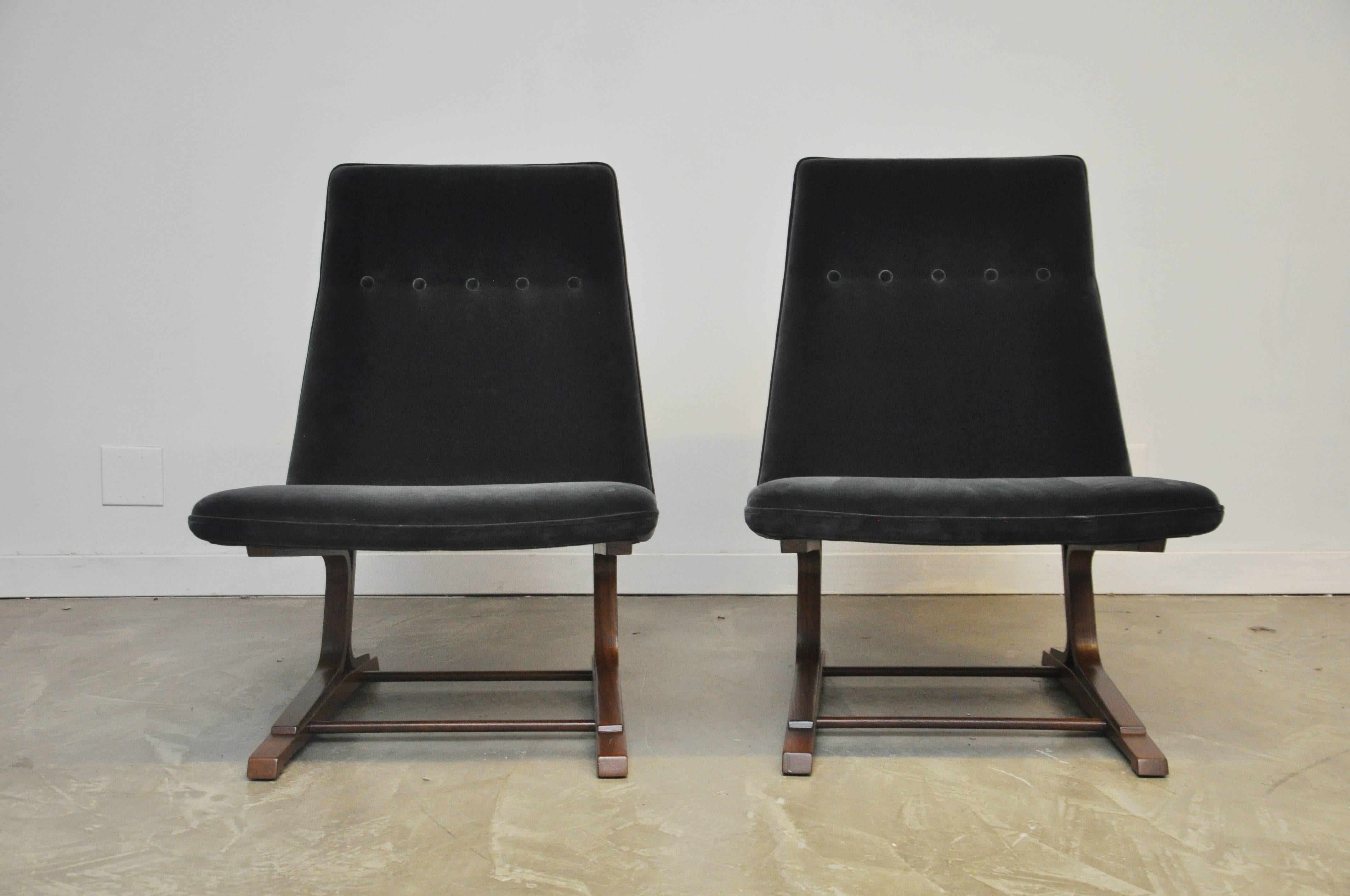 American Rare Dunbar Cantilever Lounge Chairs by Roger Sprunger, Model 480