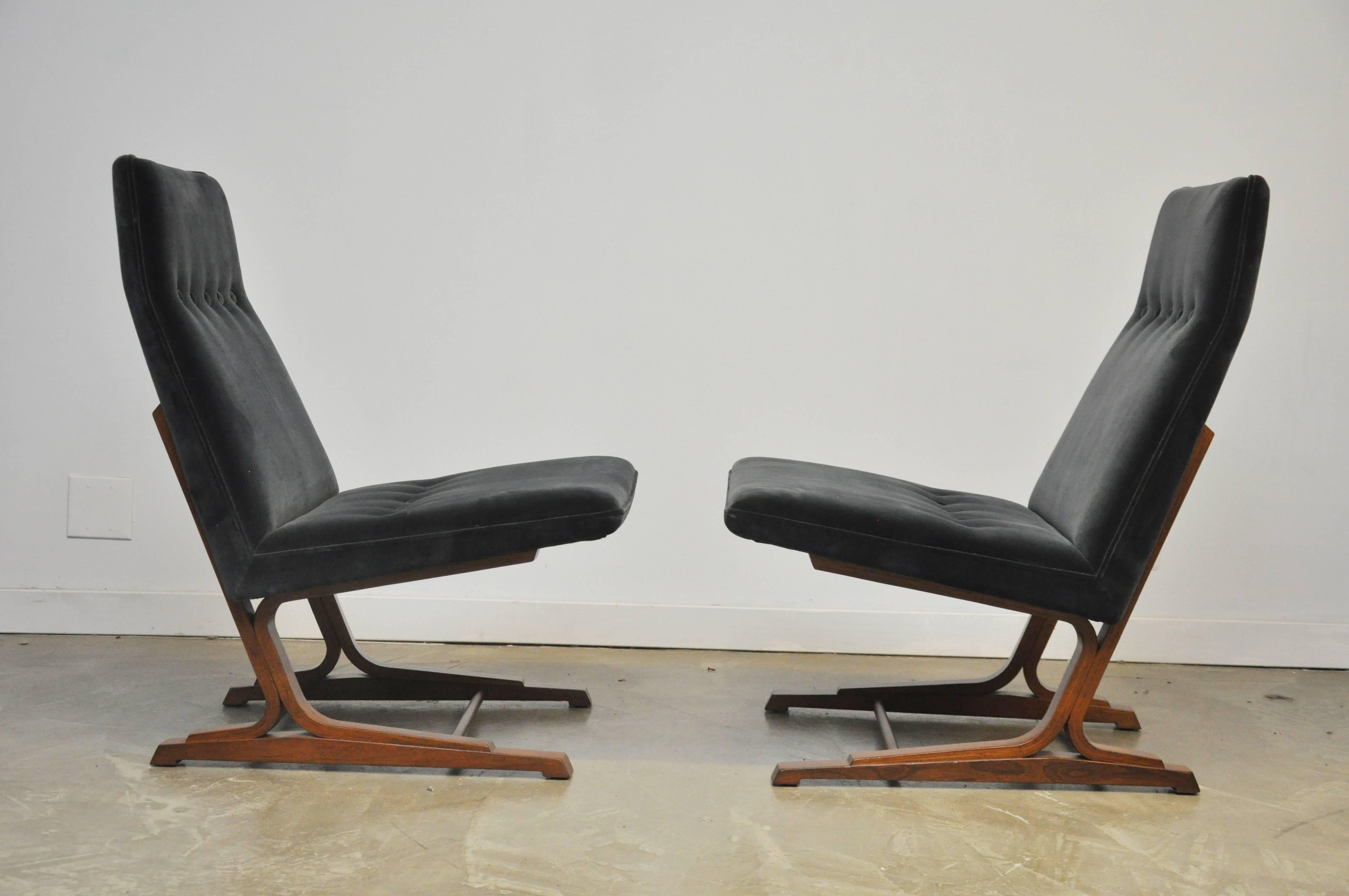 Rare form cantilever frame lounge chairs by Edward Wormley for Dunbar. Model 480, circa 1960. Fully restored, refinished, and reupholstered in velvet.

Price is per chair.