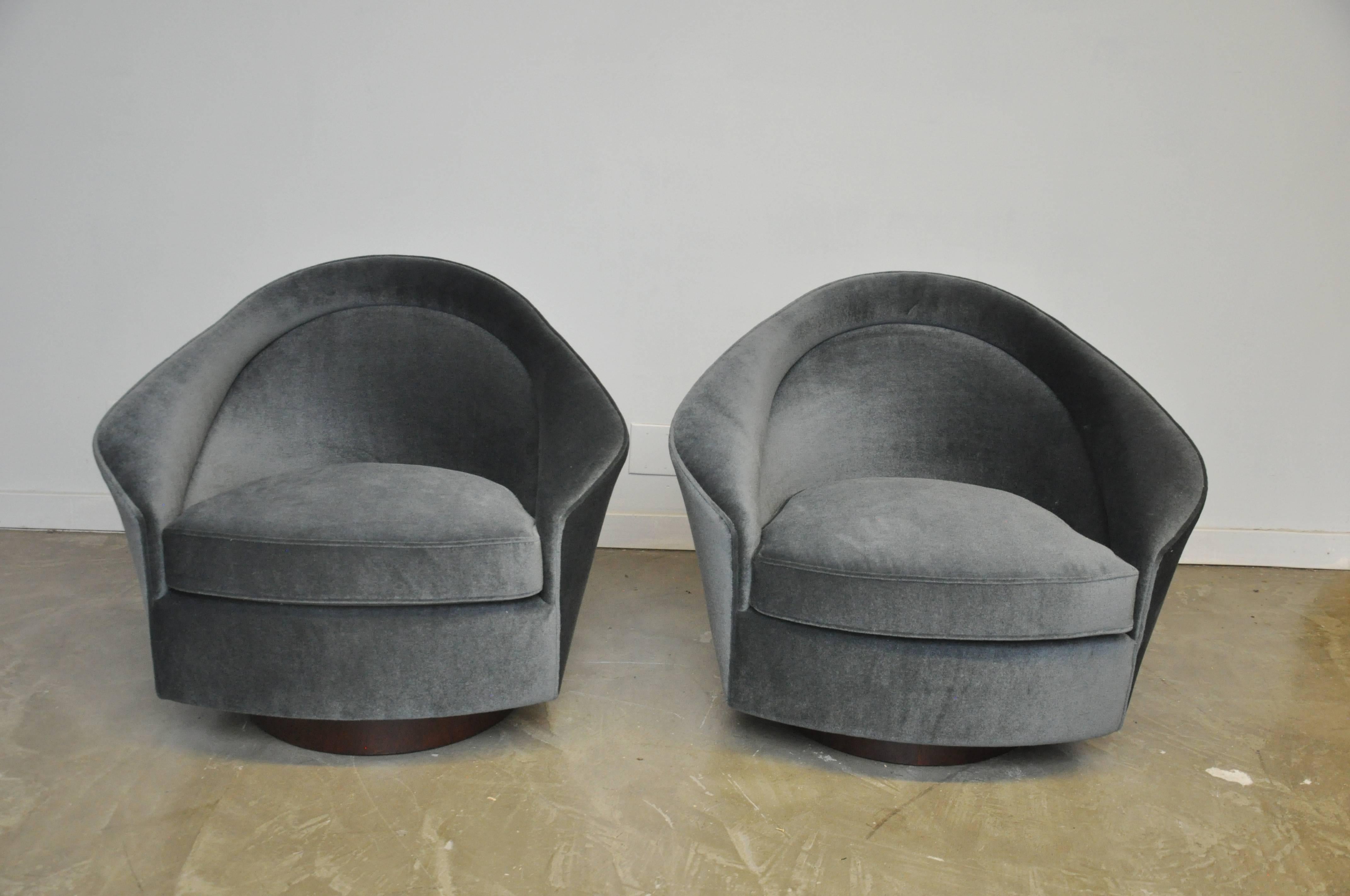 Adrian Pearsall Swivel Chairs In Excellent Condition In Chicago, IL