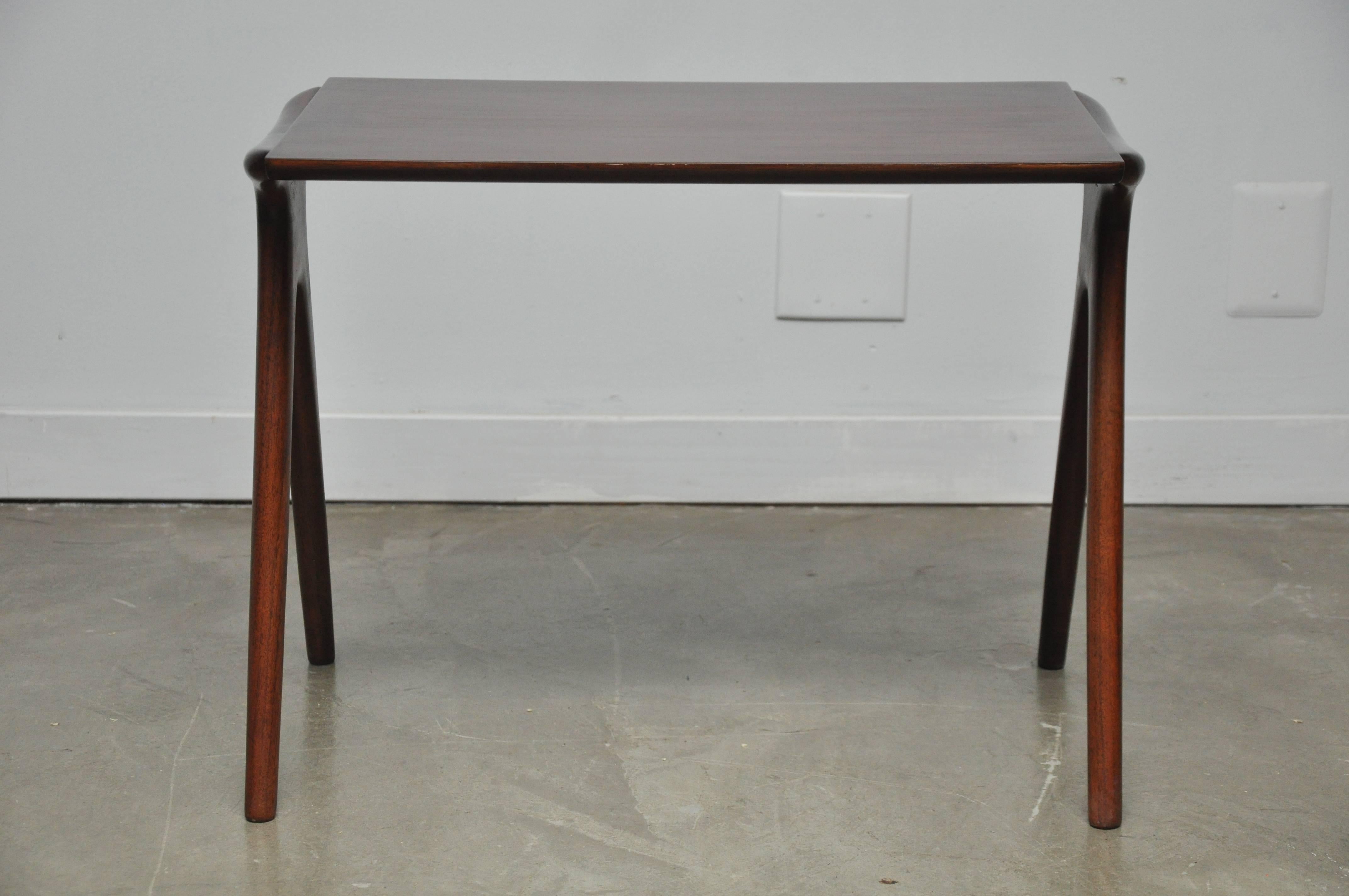 Vladimir Kagan Walnut Side Table In Excellent Condition In Chicago, IL